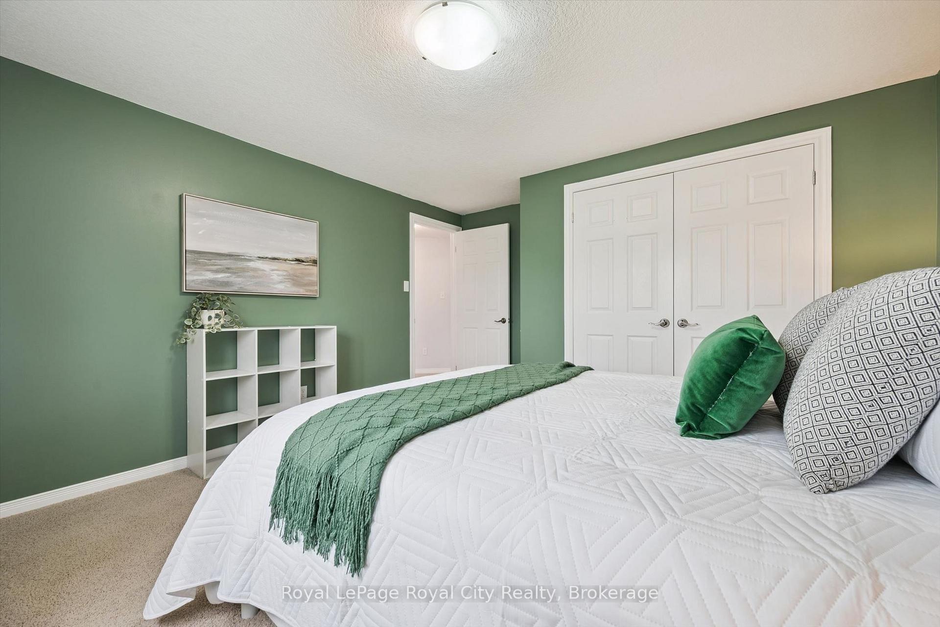 Photo 51 of 138 Flanders Road, Waterloo, Breslau — HOMEH