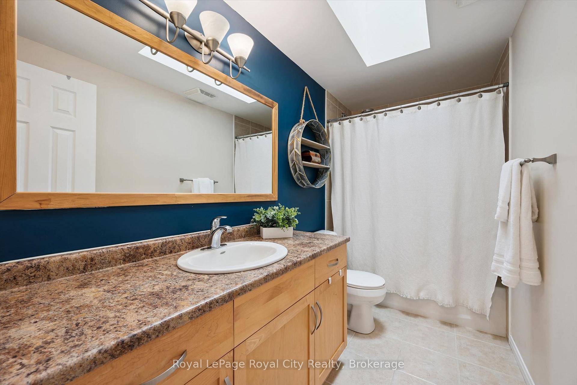 Photo 53 of 138 Flanders Road, Waterloo, Breslau — HOMEH
