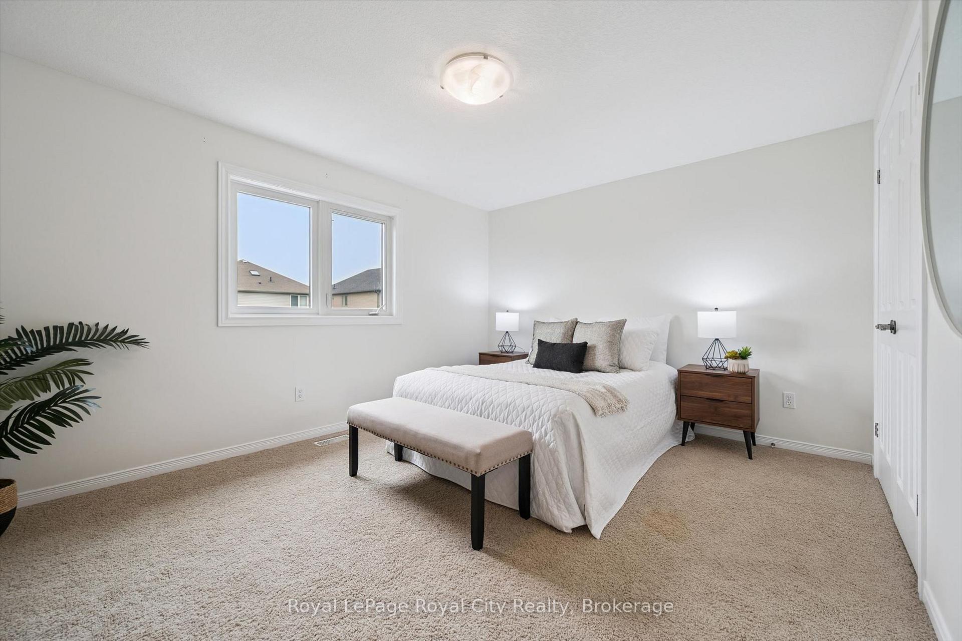 Photo 57 of 138 Flanders Road, Waterloo, Breslau — HOMEH