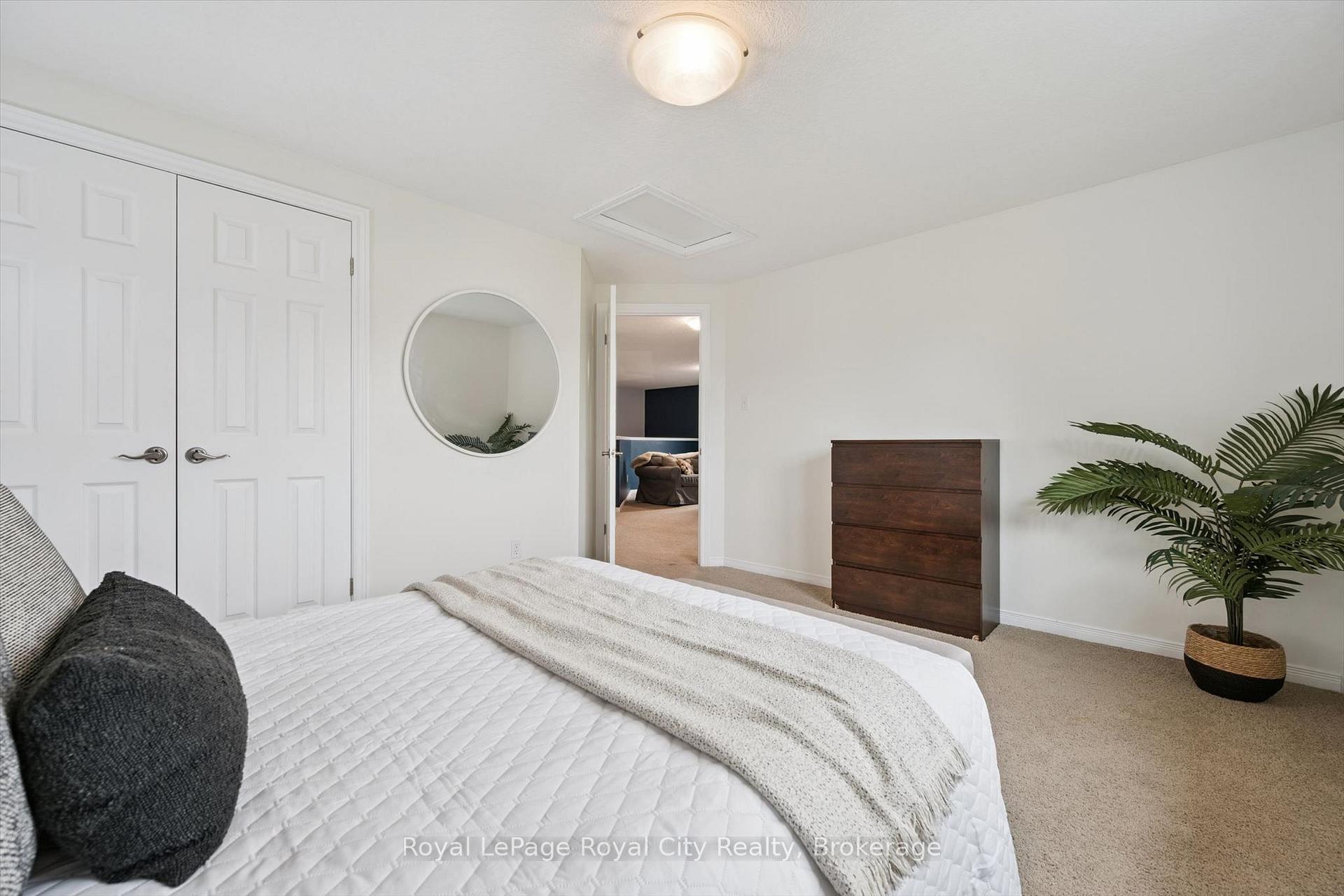 Photo 59 of 138 Flanders Road, Waterloo, Breslau — HOMEH