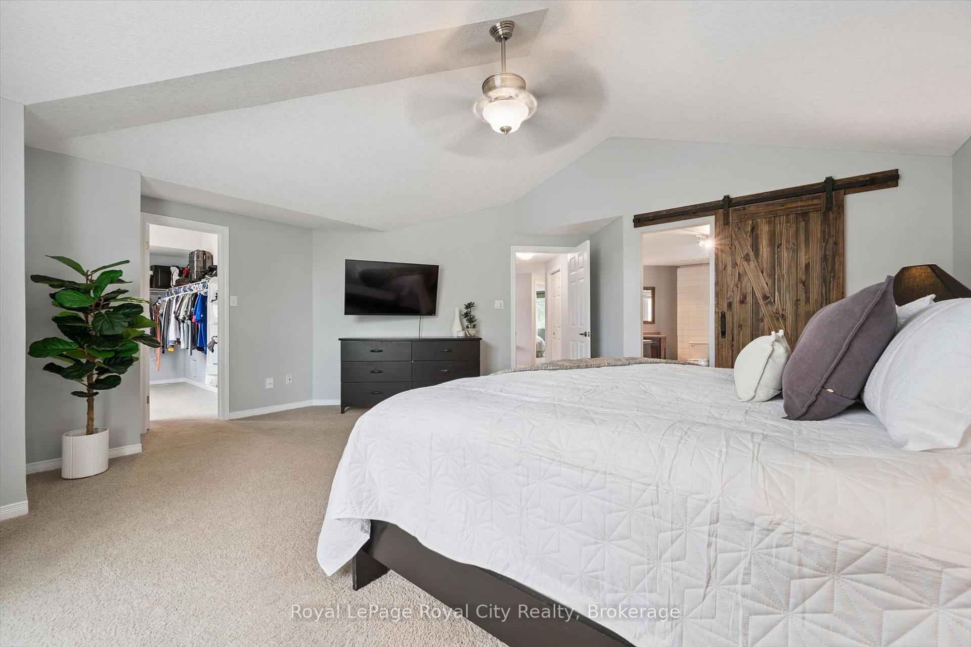 Photo 63 of 138 Flanders Road, Waterloo, Breslau — HOMEH