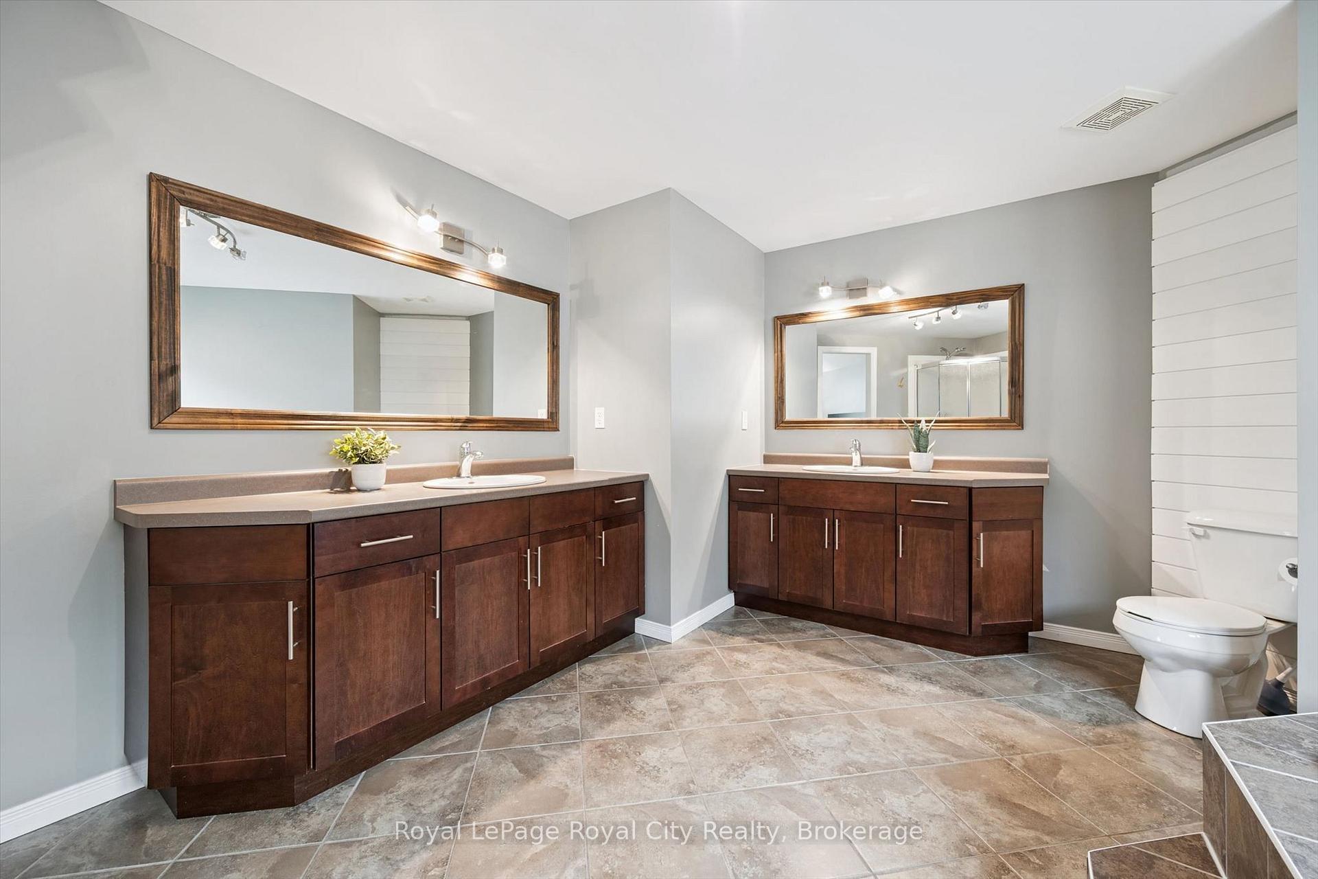 Photo 65 of 138 Flanders Road, Waterloo, Breslau — HOMEH
