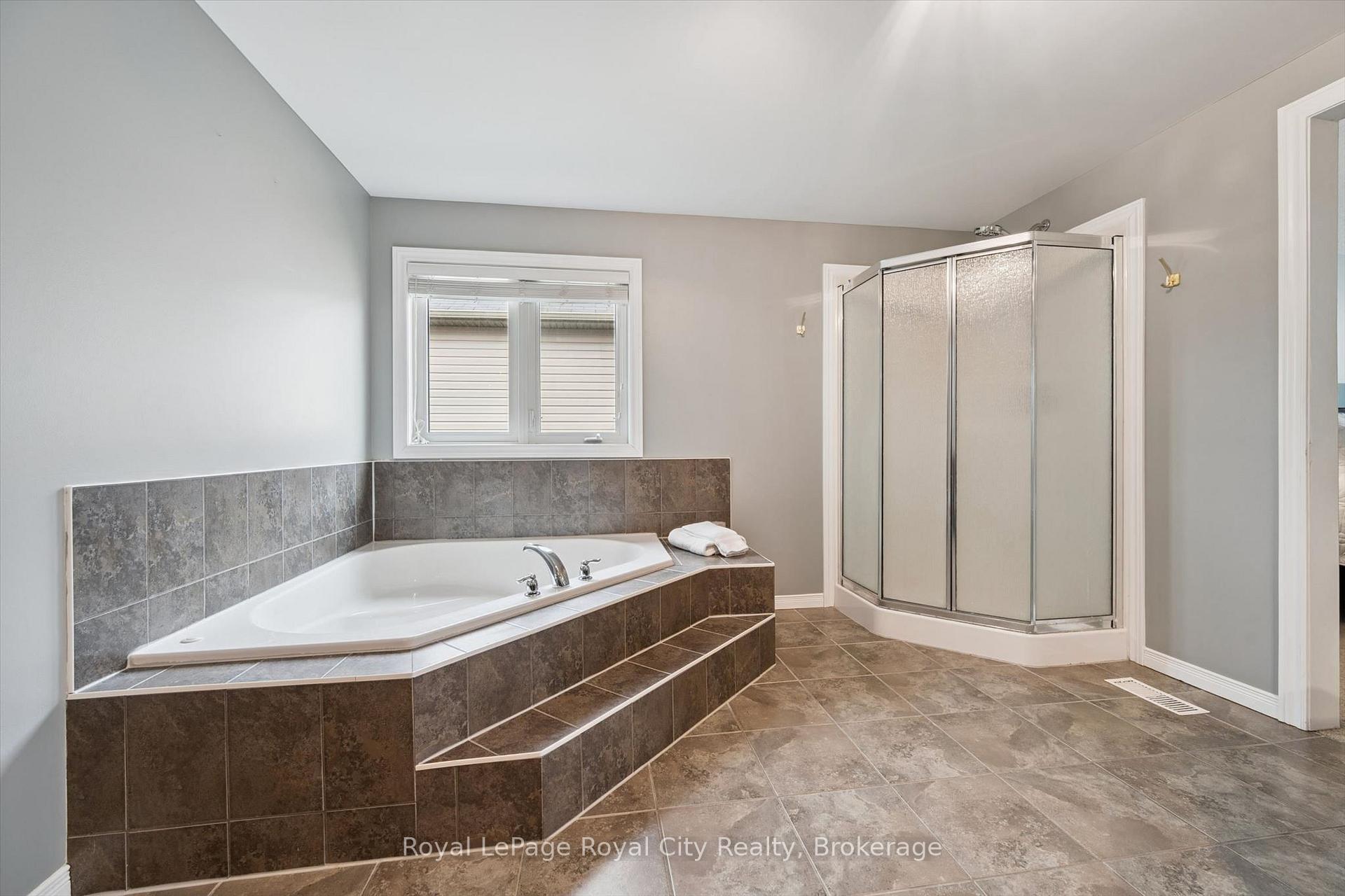 Photo 67 of 138 Flanders Road, Waterloo, Breslau — HOMEH