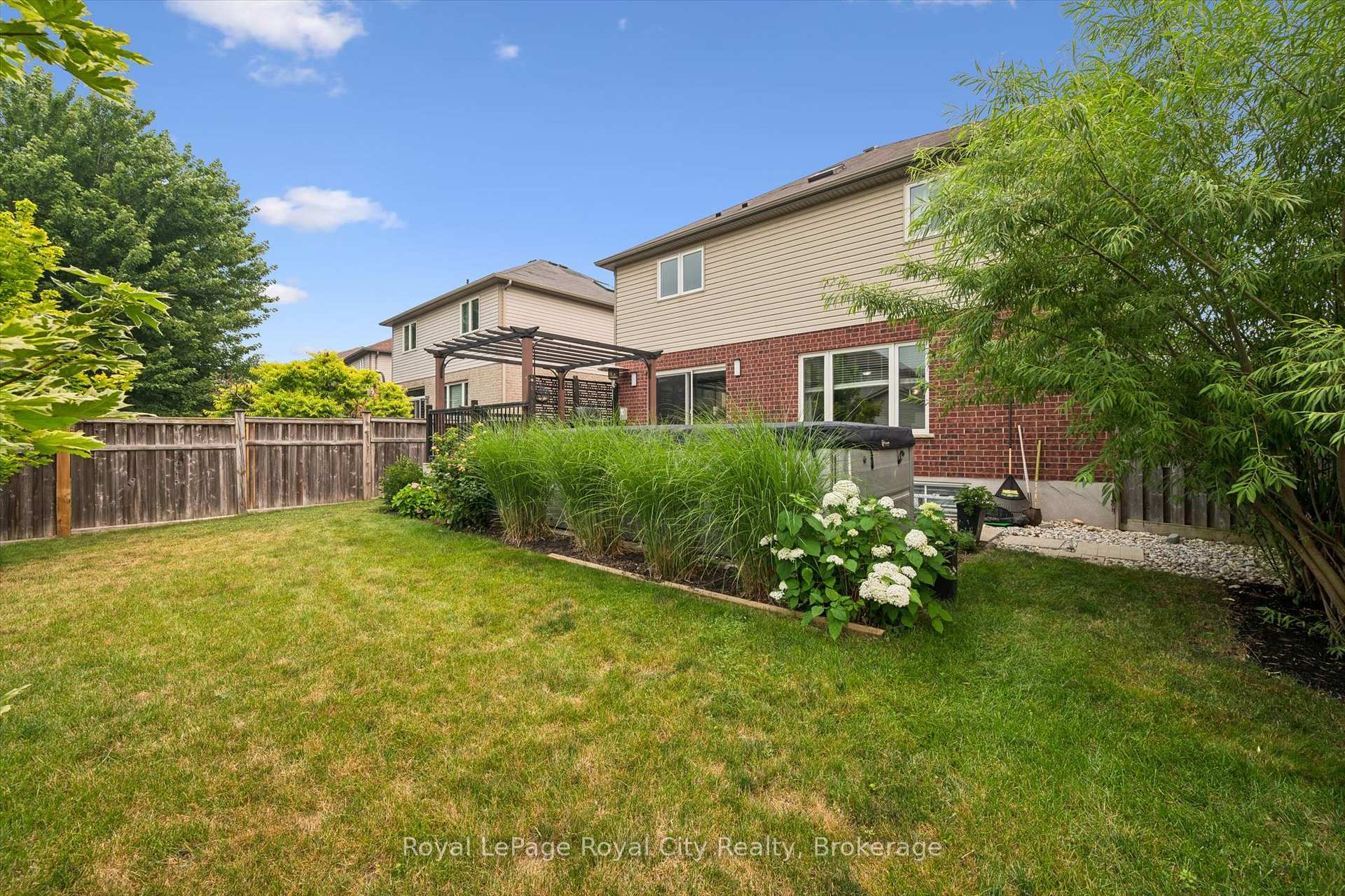 Photo 75 of 138 Flanders Road, Waterloo, Breslau — HOMEH