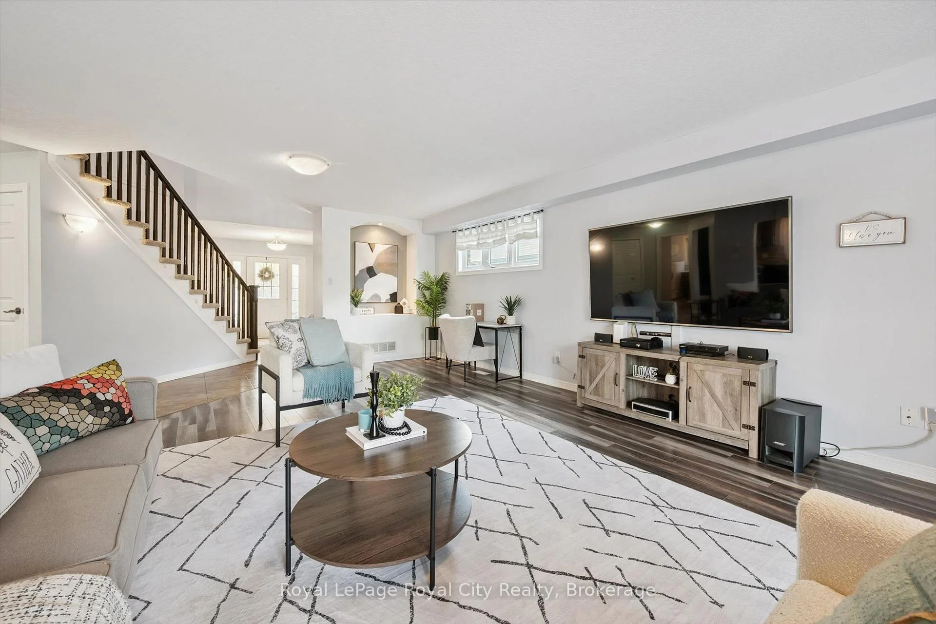 Photo 24 of 138 Flanders Road, Waterloo, Breslau — HOMEH
