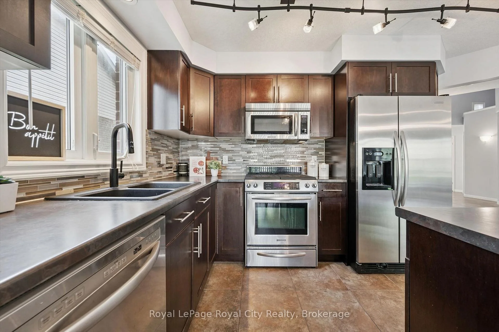 Photo 34 of 138 Flanders Road, Waterloo, Breslau — HOMEH