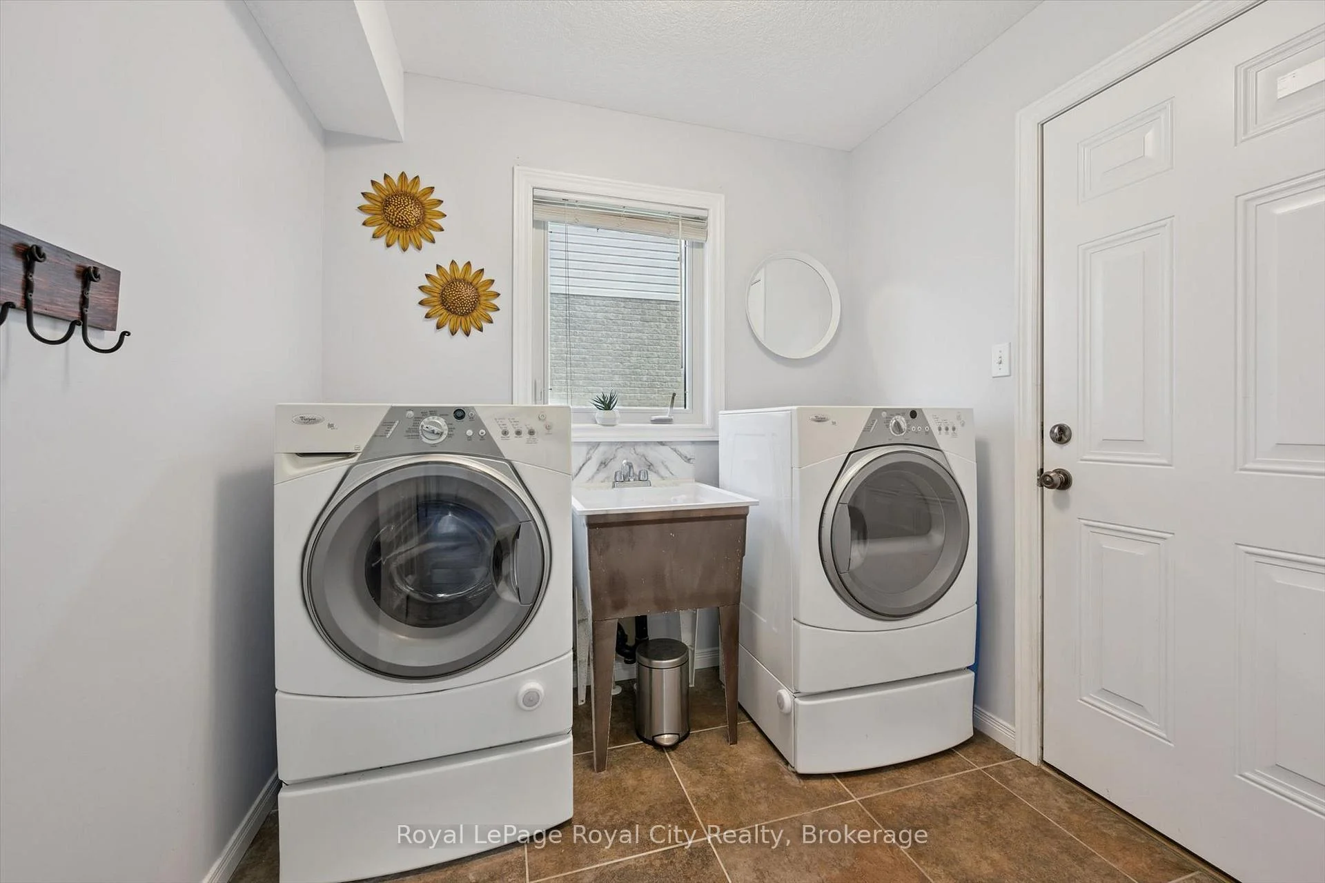 Photo 44 of 138 Flanders Road, Waterloo, Breslau — HOMEH