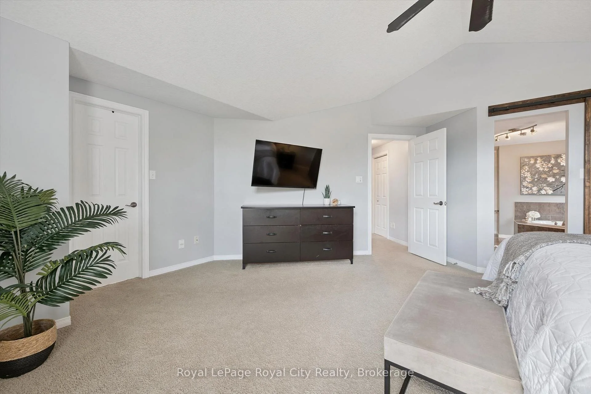 Photo 50 of 138 Flanders Road, Waterloo, Breslau — HOMEH