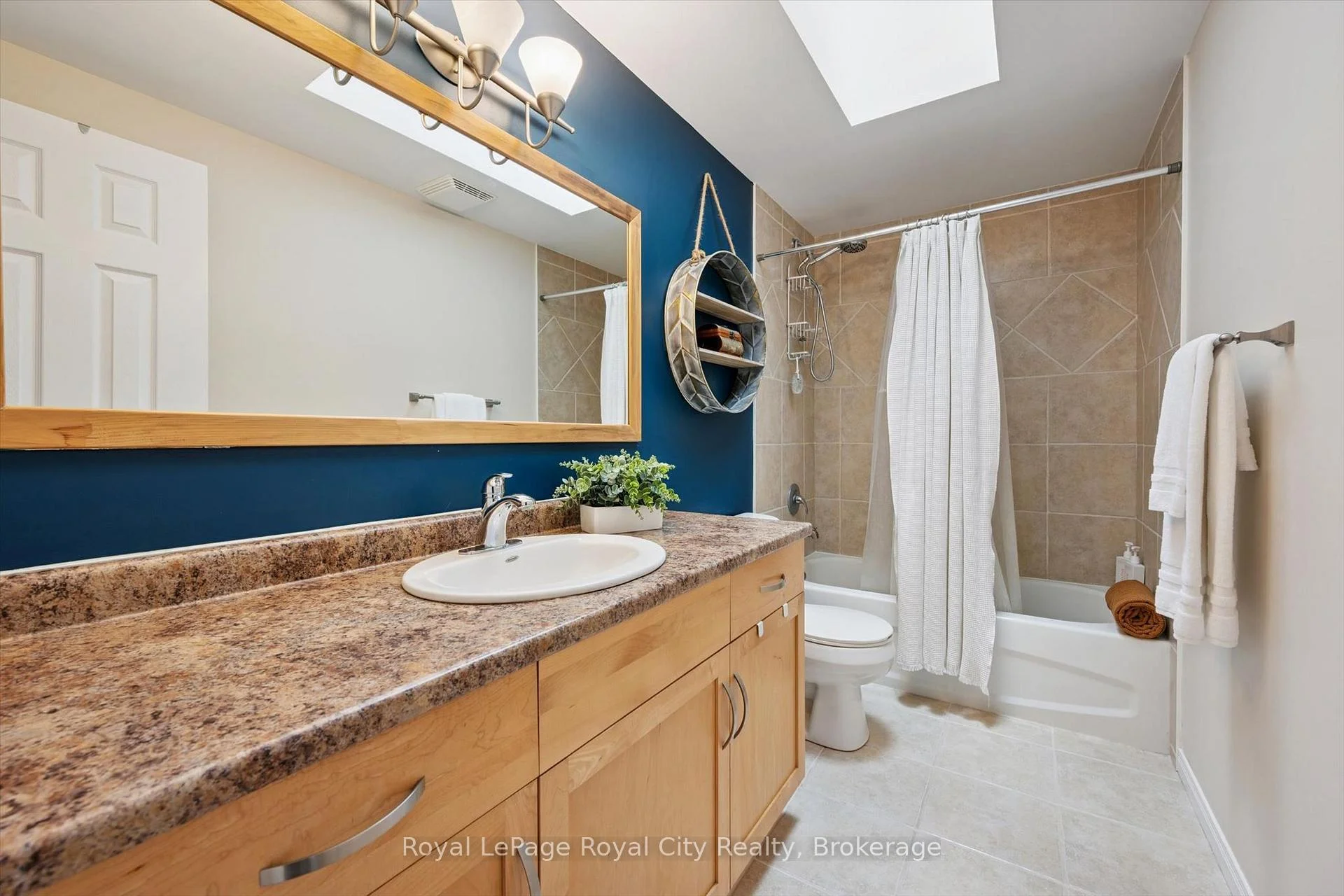 Photo 64 of 138 Flanders Road, Waterloo, Breslau — HOMEH