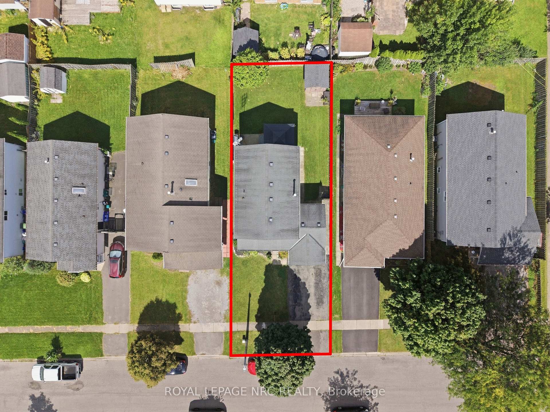 Photo 4 of 32 Poplar Crescent, Welland, N. Welland — HOMEH