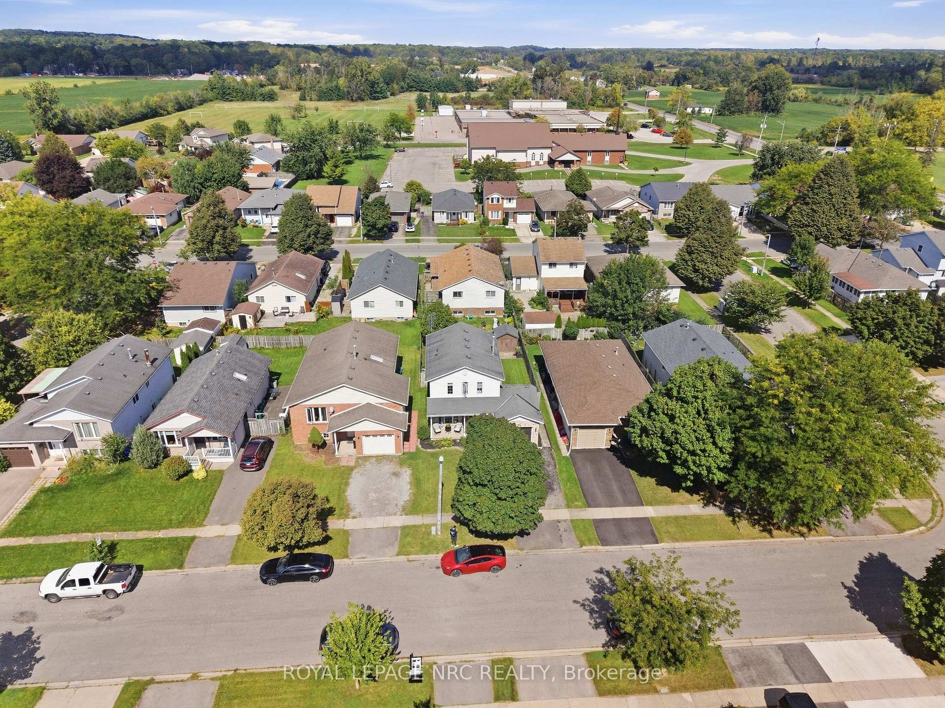 Photo 46 of 32 Poplar Crescent, Welland, N. Welland — HOMEH