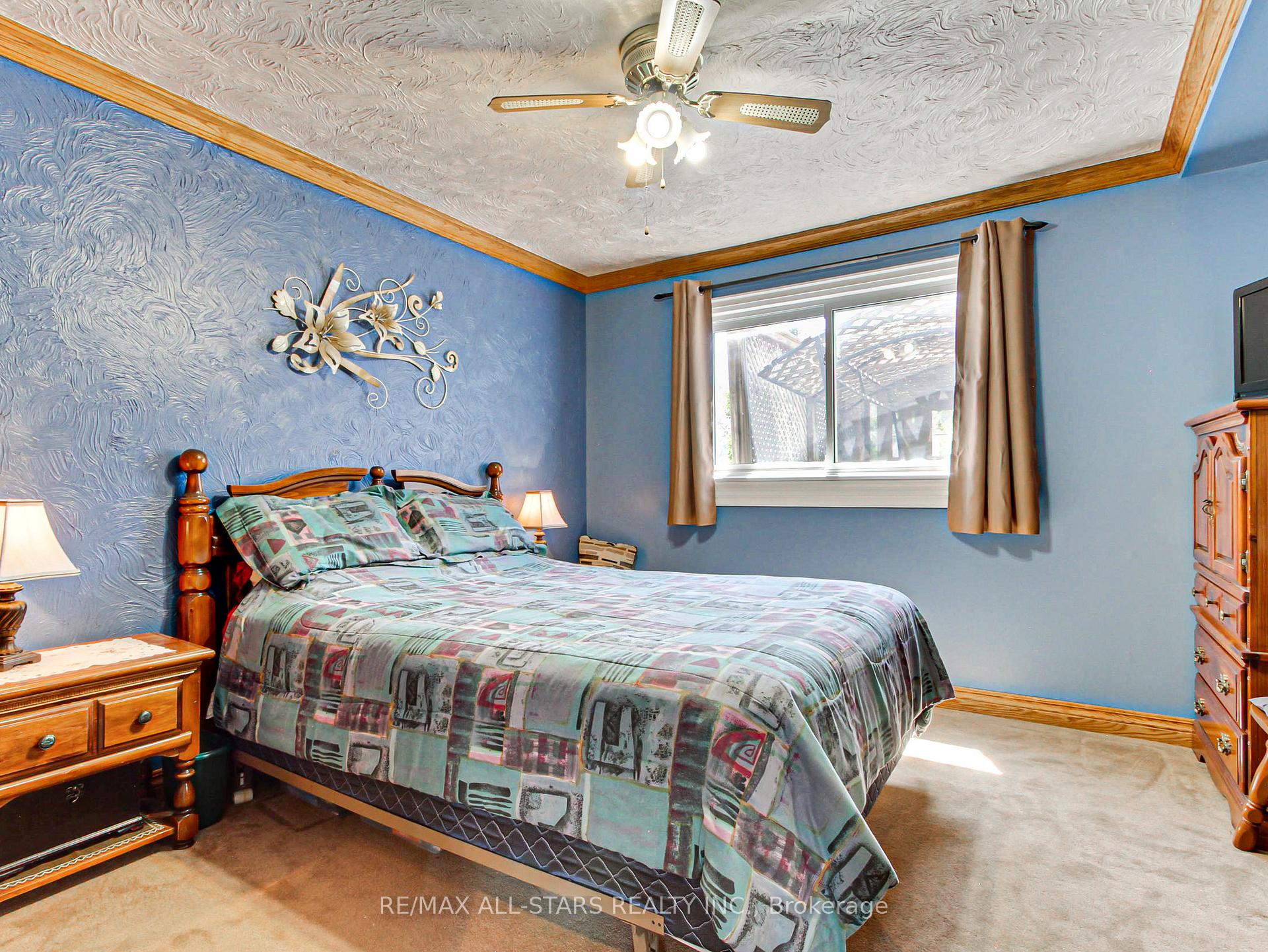 Photo 16 of 397 Winnifred Drive, Georgina, Keswick South — HOMEH
