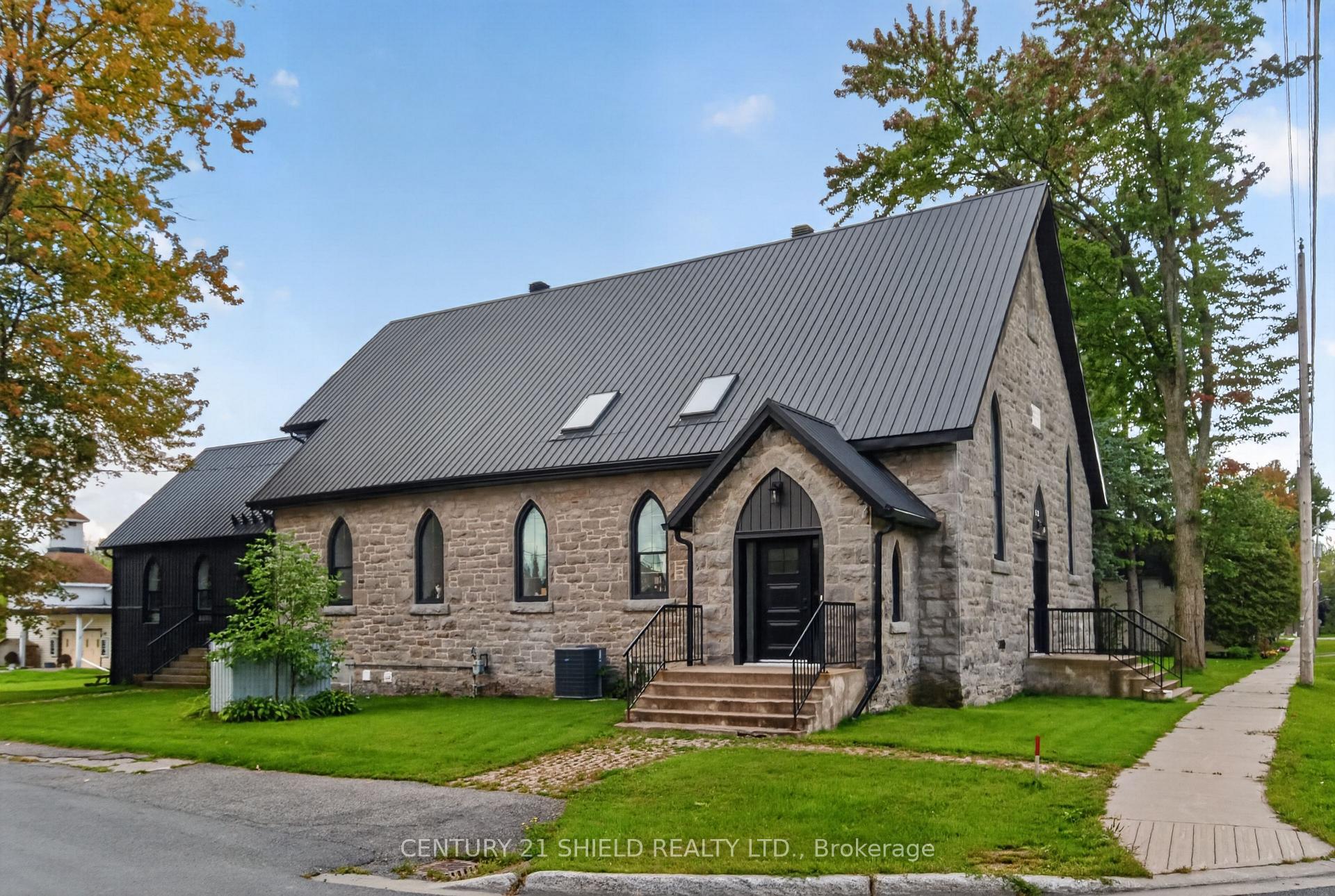 Photo 2 of 12 Maple Street, South Glengarry, Lancaster — HOMEH