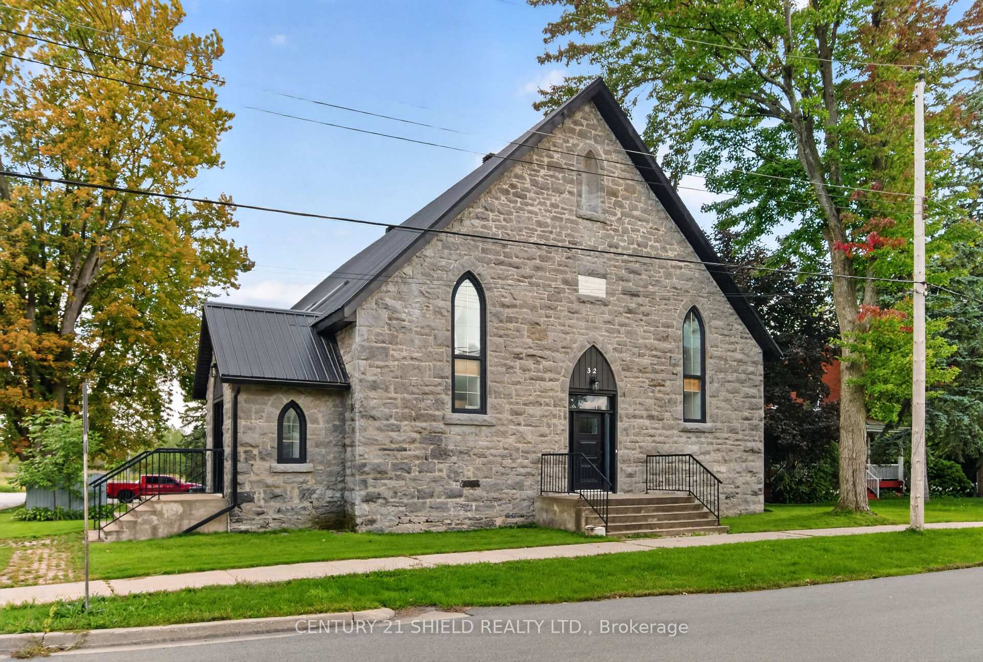 Photo 3 of 12 Maple Street, South Glengarry, Lancaster — HOMEH
