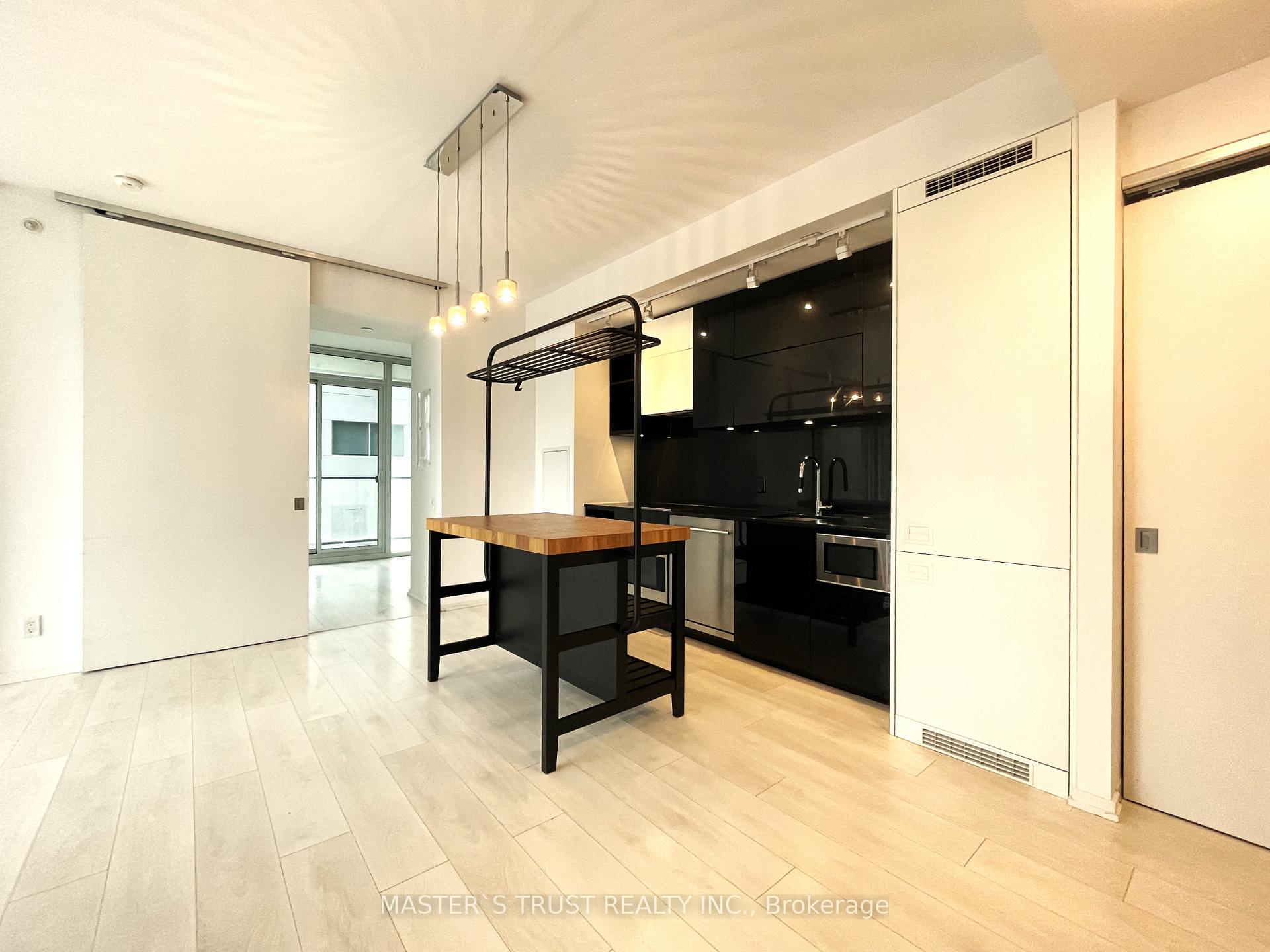 Photo 6 of Unit 809, 125 Peter Street, Toronto, Waterfront Communities — HOMEH