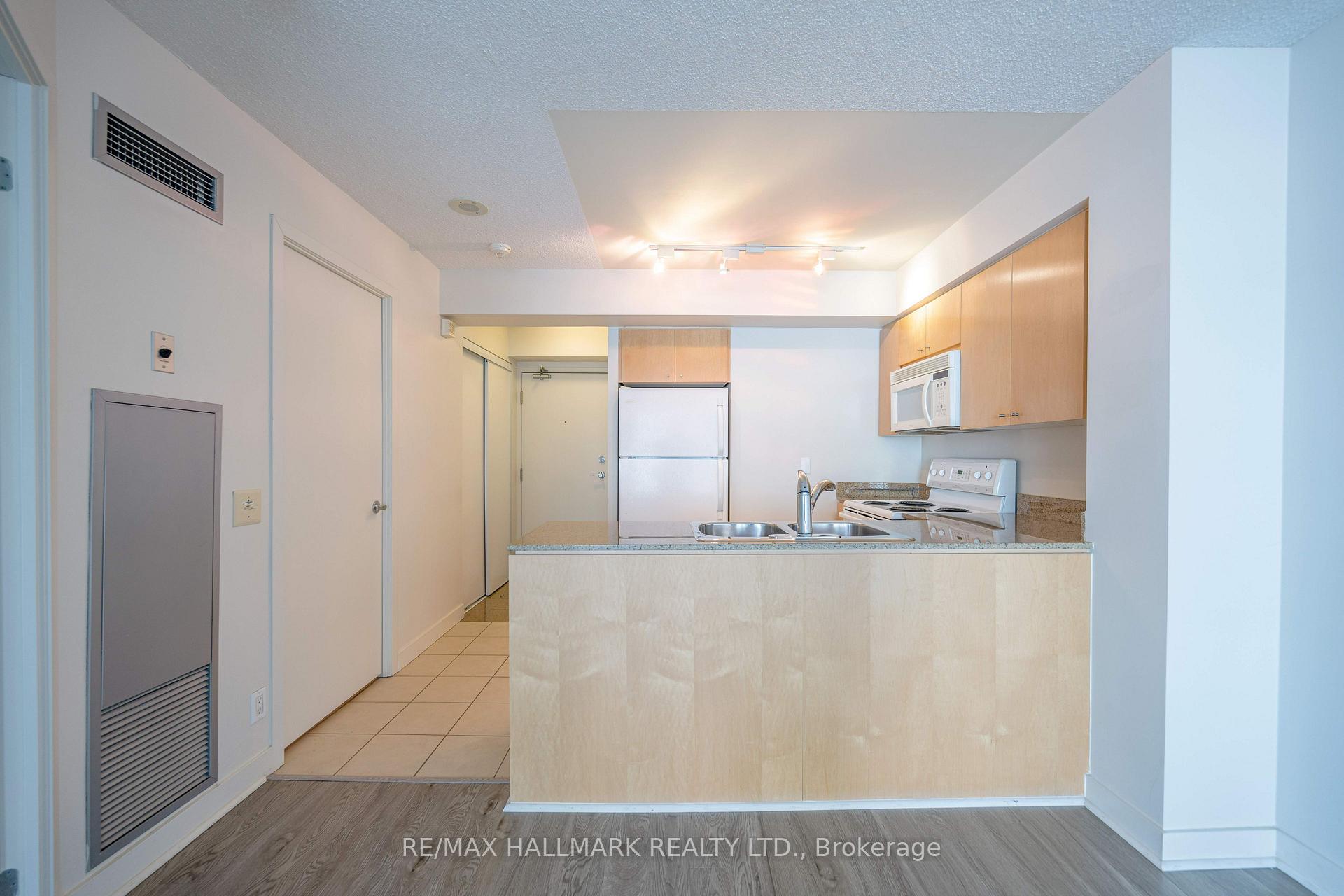 Photo 5 of Unit 701, 361 Front Street, Toronto, Waterfront Communities — HOMEH