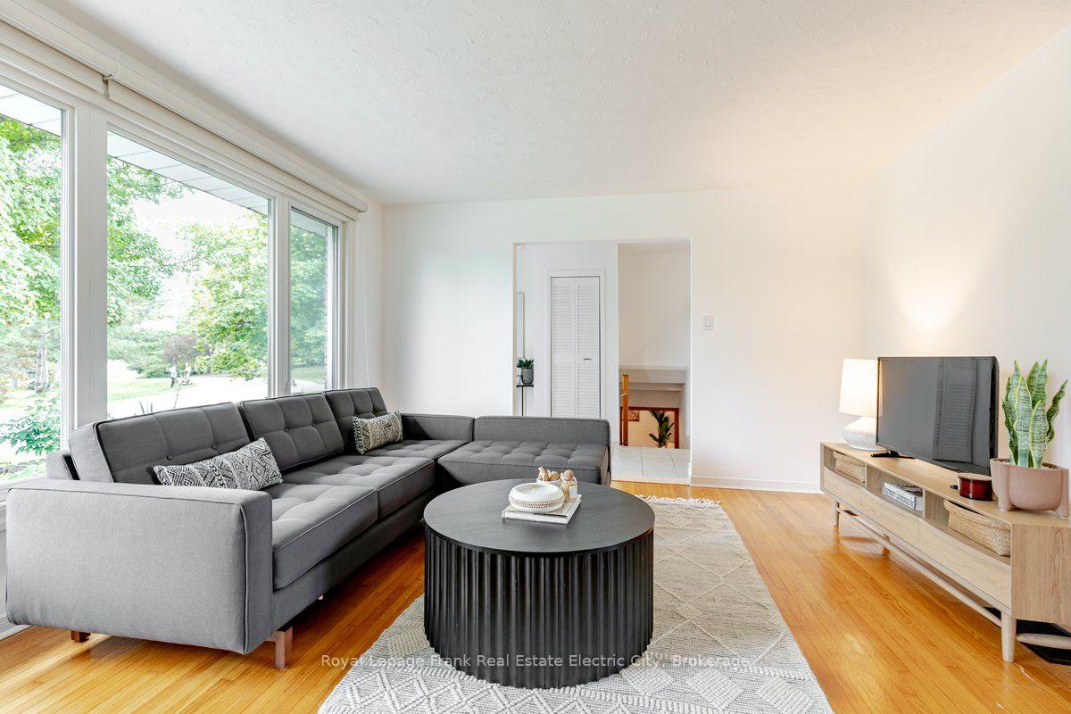 Photo 15 of 368 O'Leary Avenue, Peterborough, Northcrest Ward 5 — HOMEH
