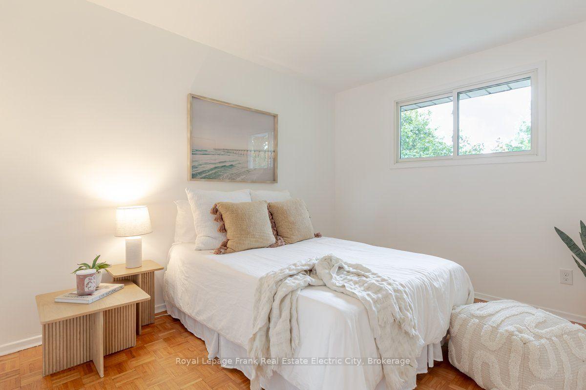 Photo 22 of 368 O'Leary Avenue, Peterborough, Northcrest Ward 5 — HOMEH