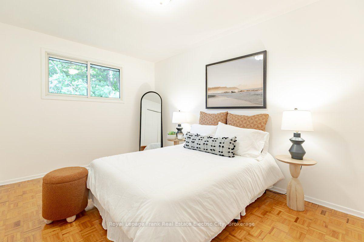 Photo 23 of 368 O'Leary Avenue, Peterborough, Northcrest Ward 5 — HOMEH