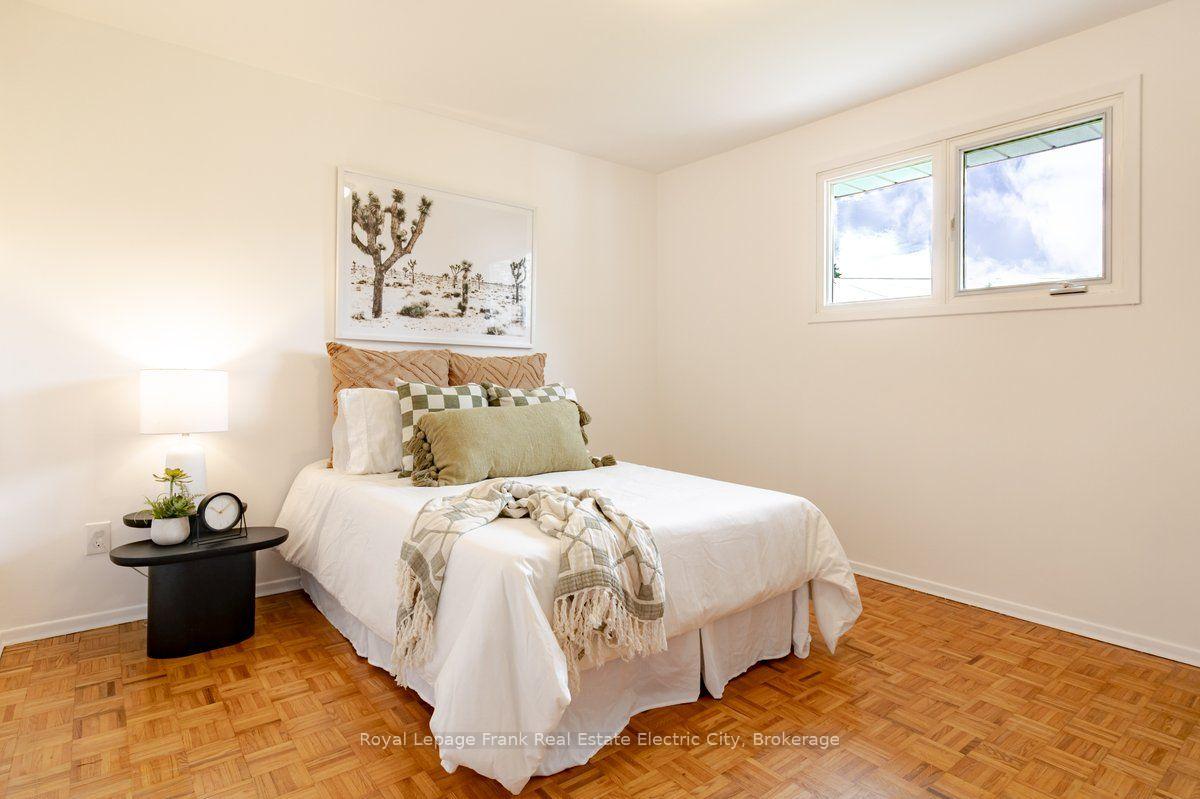 Photo 24 of 368 O'Leary Avenue, Peterborough, Northcrest Ward 5 — HOMEH