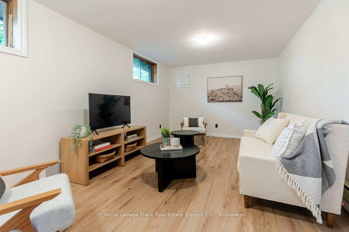 Photo 27 of 368 O'Leary Avenue, Peterborough, Northcrest Ward 5 — HOMEH