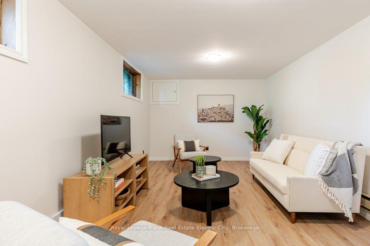 Photo 29 of 368 O'Leary Avenue, Peterborough, Northcrest Ward 5 — HOMEH