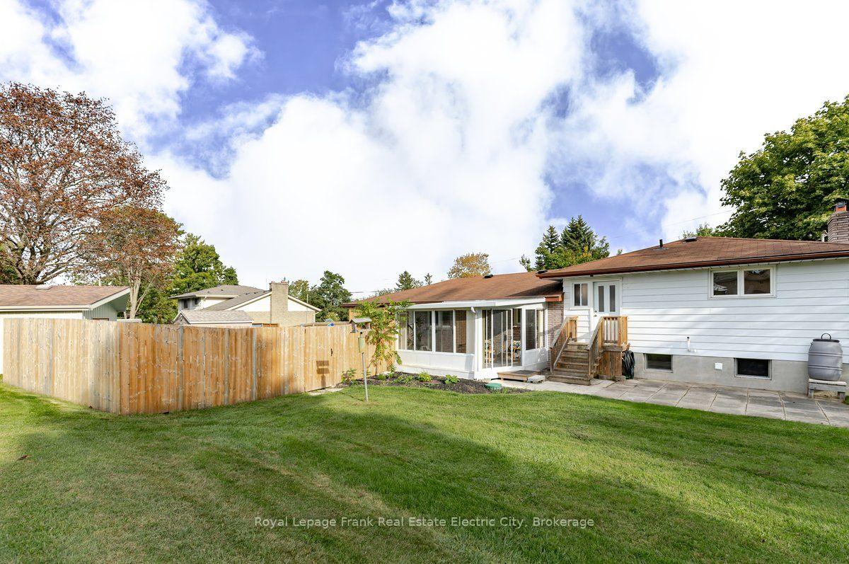 Photo 32 of 368 O'Leary Avenue, Peterborough, Northcrest Ward 5 — HOMEH