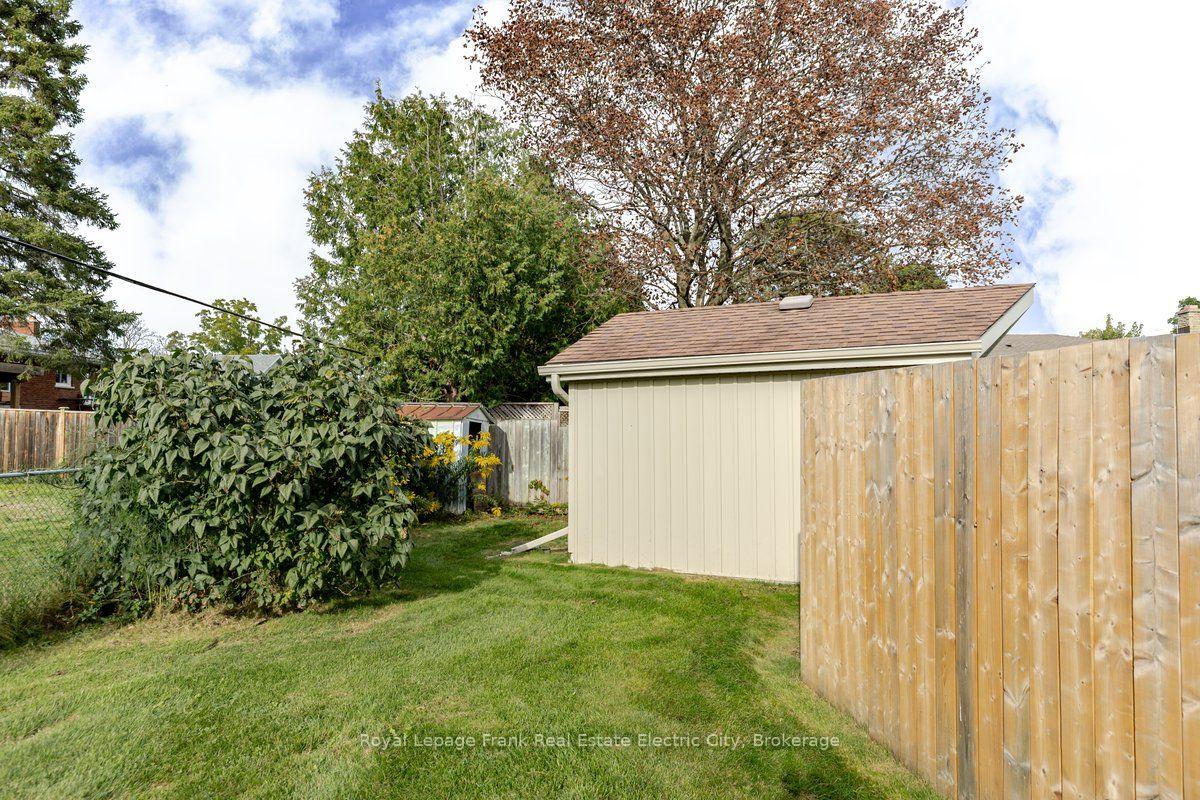 Photo 33 of 368 O'Leary Avenue, Peterborough, Northcrest Ward 5 — HOMEH