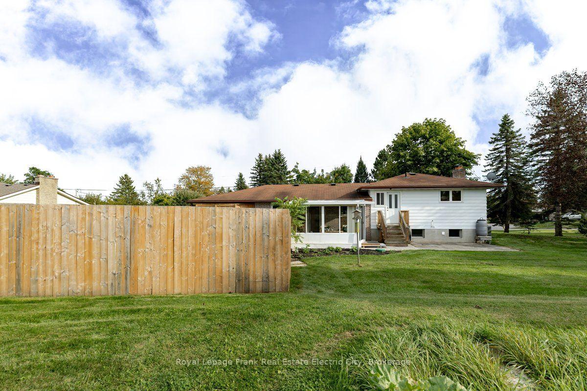 Photo 34 of 368 O'Leary Avenue, Peterborough, Northcrest Ward 5 — HOMEH