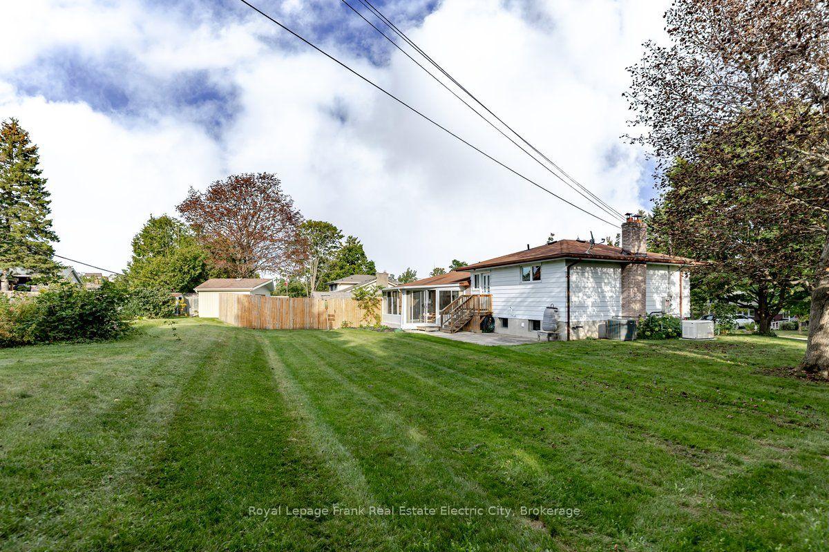 Photo 41 of 368 O'Leary Avenue, Peterborough, Northcrest Ward 5 — HOMEH