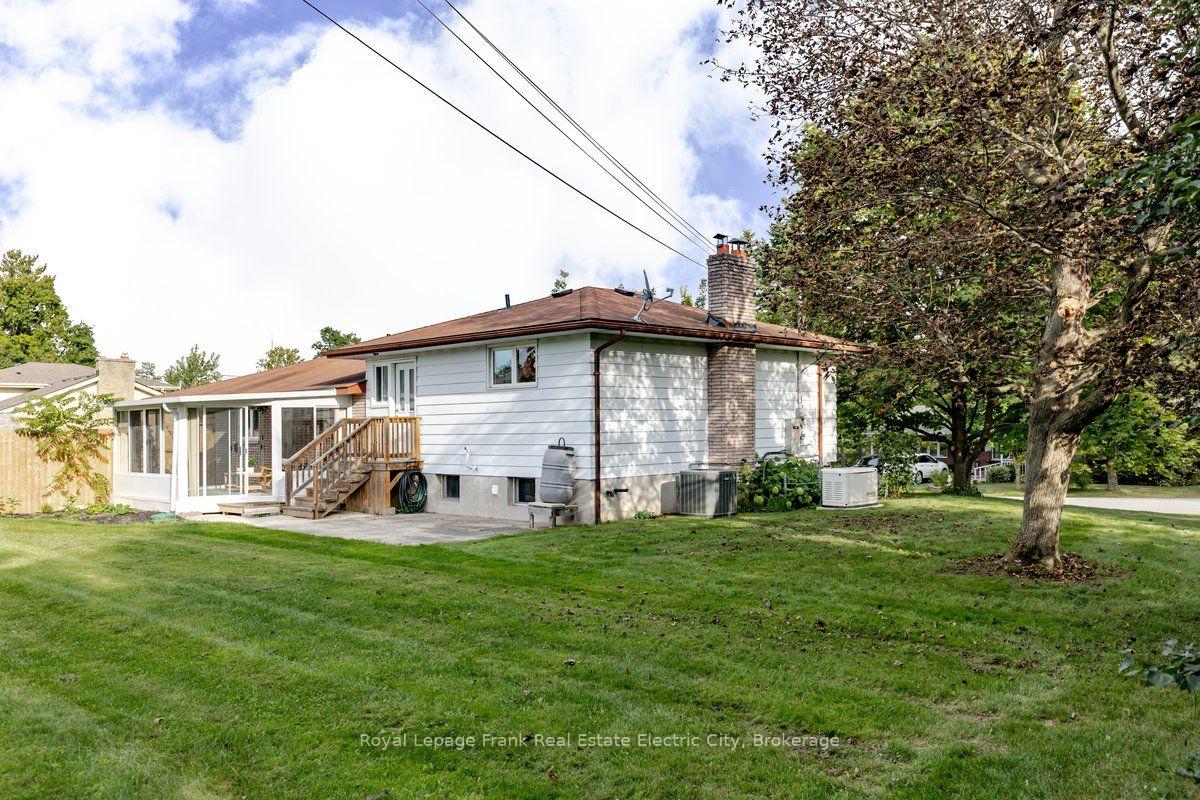 Photo 42 of 368 O'Leary Avenue, Peterborough, Northcrest Ward 5 — HOMEH