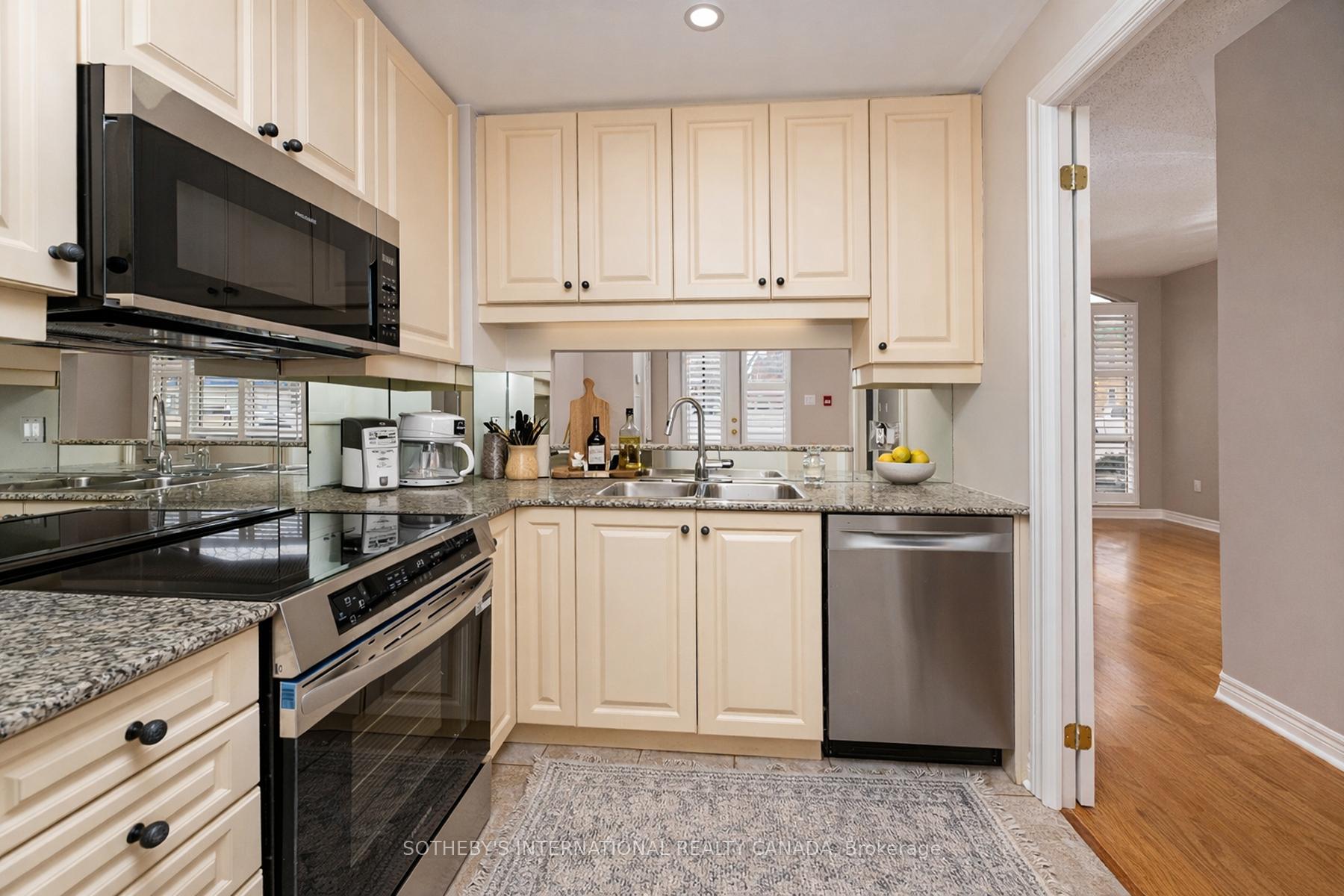 Photo 7 of Unit 108, 3085 Bloor Street W, Etobicoke, Stonegate-Queensway — HOMEH