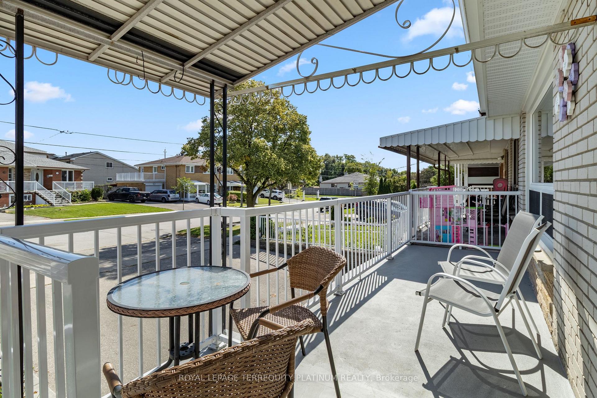 Photo 2 of 32 Buckland Road, North York, Glenfield-Jane Heights — HOMEH