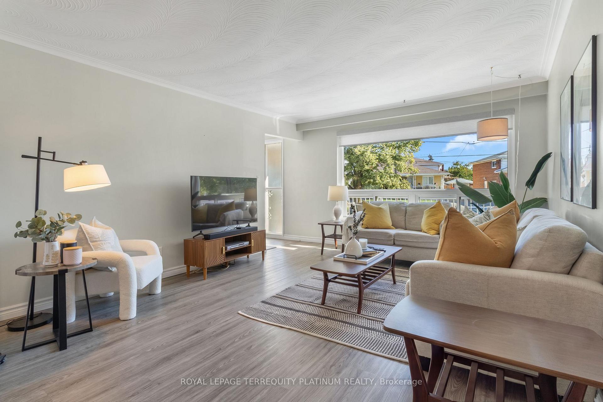 Photo 9 of 32 Buckland Road, North York, Glenfield-Jane Heights — HOMEH