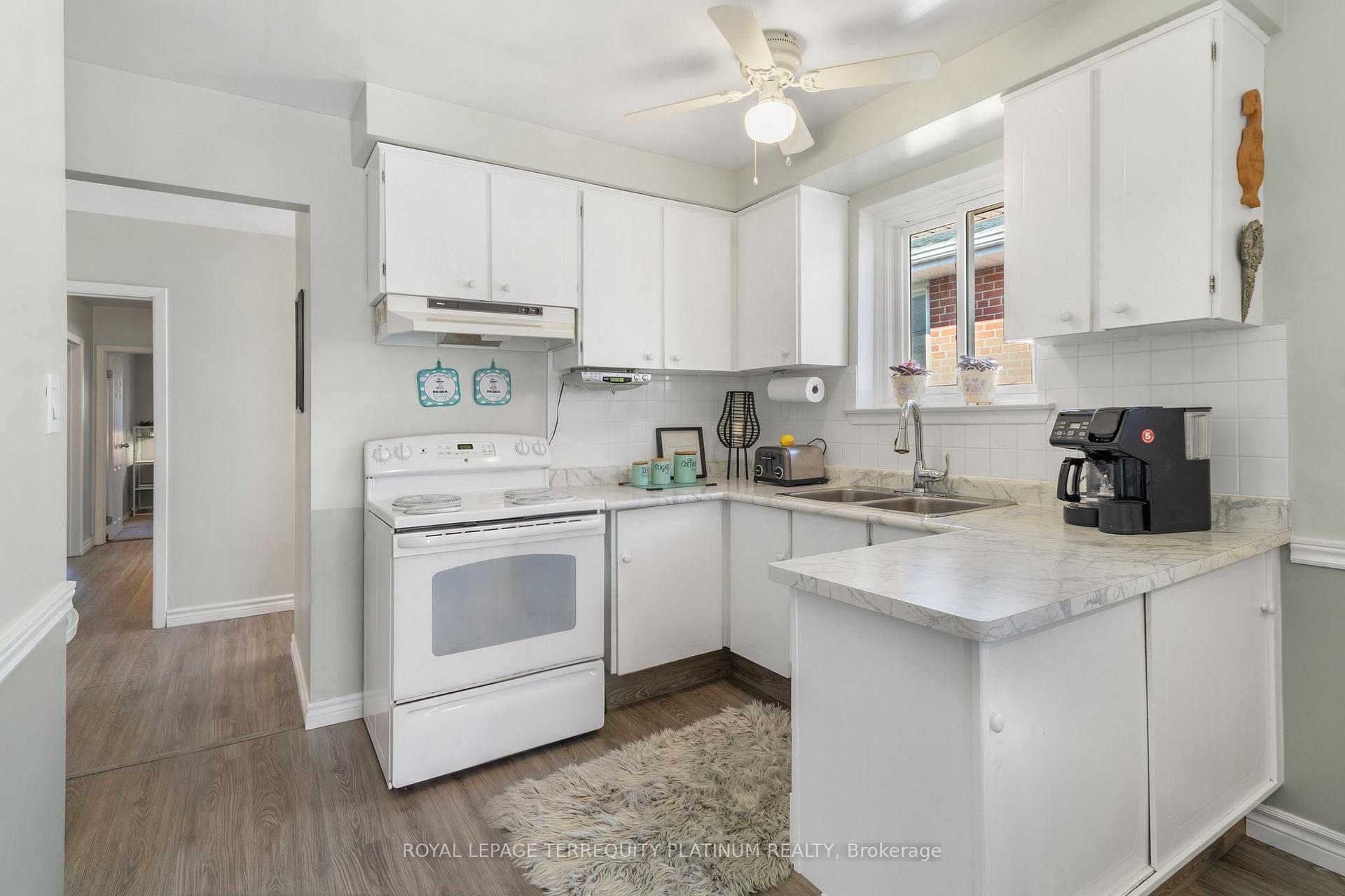 Photo 14 of 32 Buckland Road, North York, Glenfield-Jane Heights — HOMEH