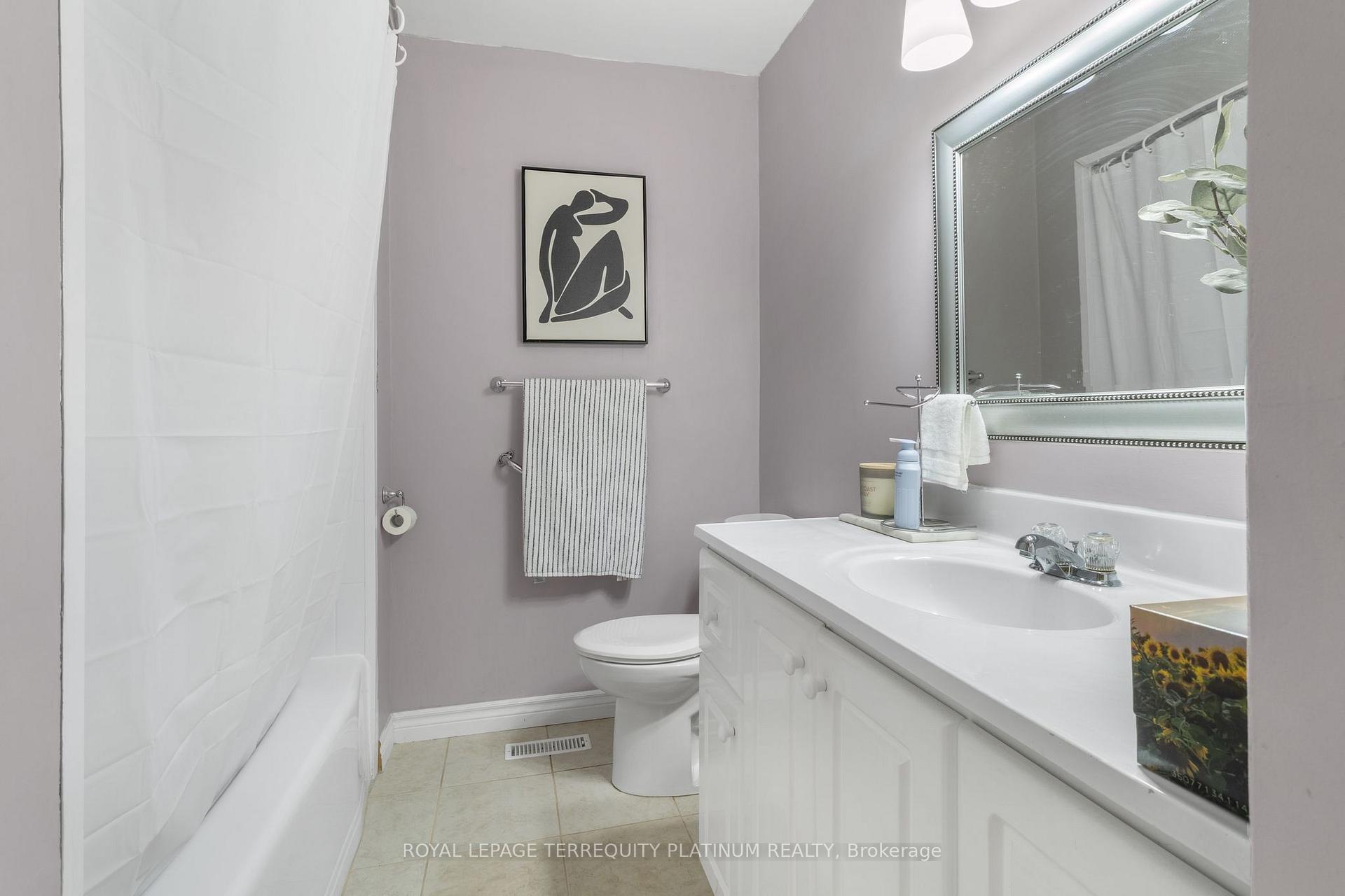 Photo 17 of 32 Buckland Road, North York, Glenfield-Jane Heights — HOMEH