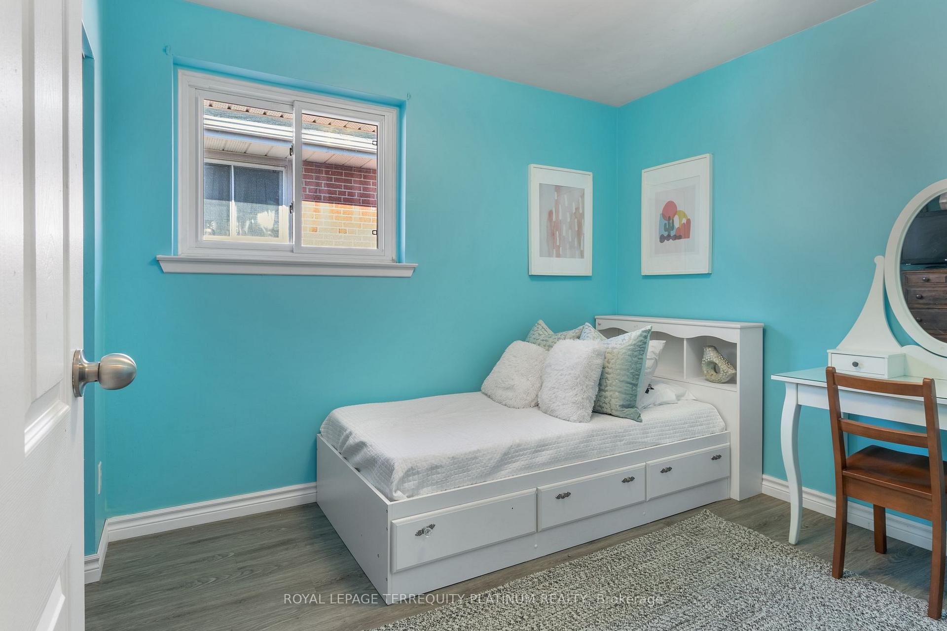 Photo 22 of 32 Buckland Road, North York, Glenfield-Jane Heights — HOMEH