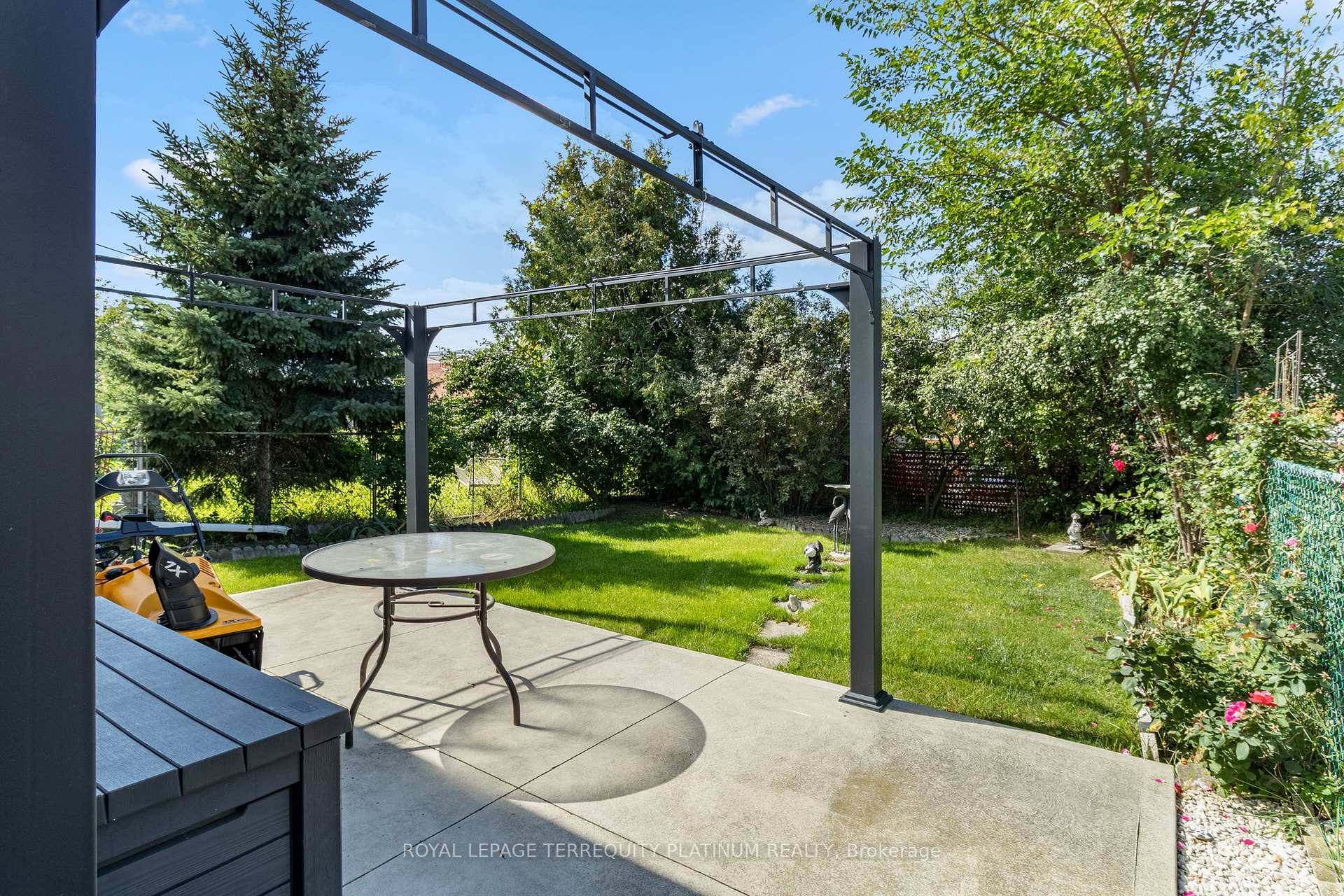 Photo 37 of 32 Buckland Road, North York, Glenfield-Jane Heights — HOMEH