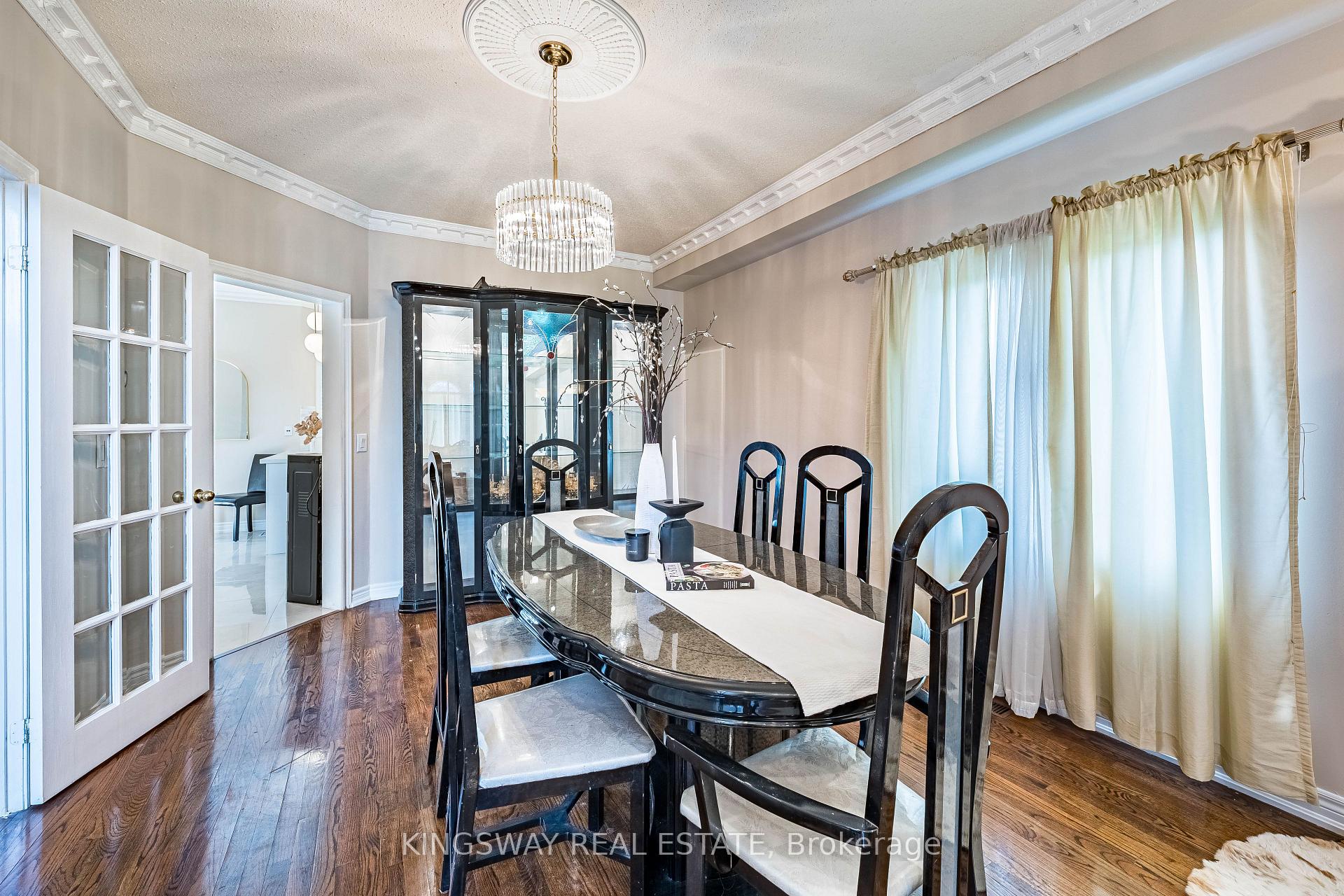 Photo 9 of 5969 Rayshaw Crescent, Mississauga, Streetsville — HOMEH