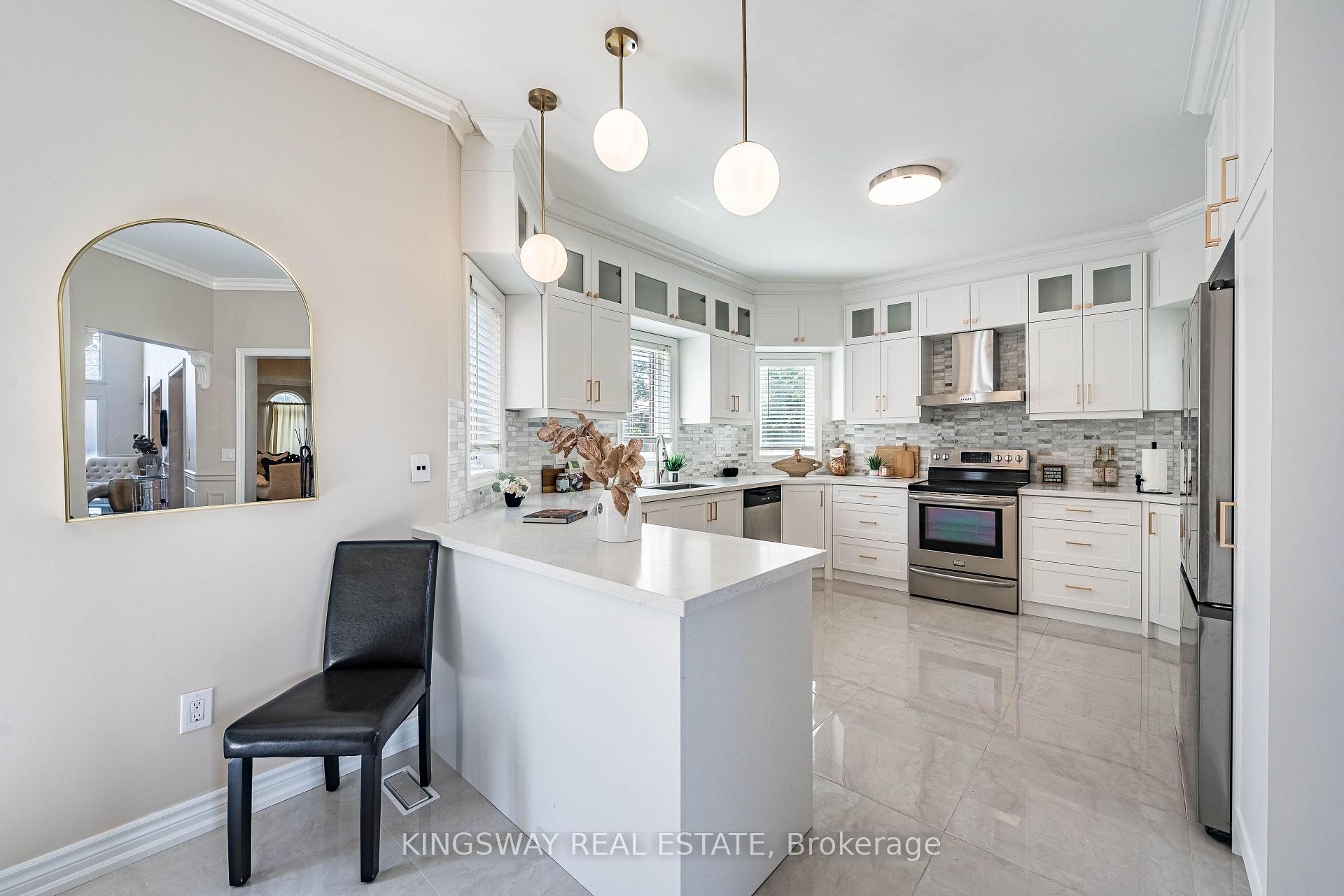 Photo 12 of 5969 Rayshaw Crescent, Mississauga, Streetsville — HOMEH