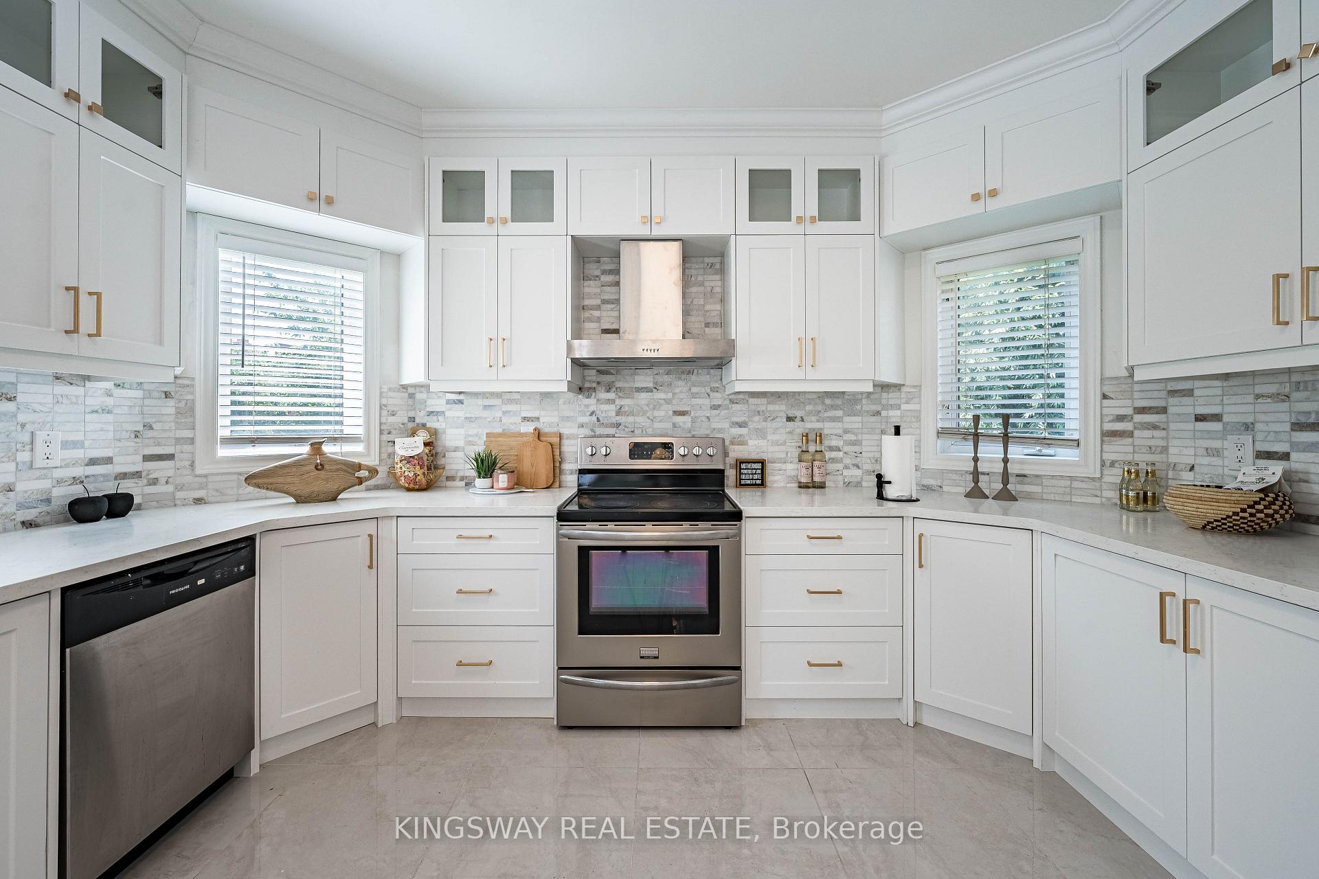 Photo 13 of 5969 Rayshaw Crescent, Mississauga, Streetsville — HOMEH