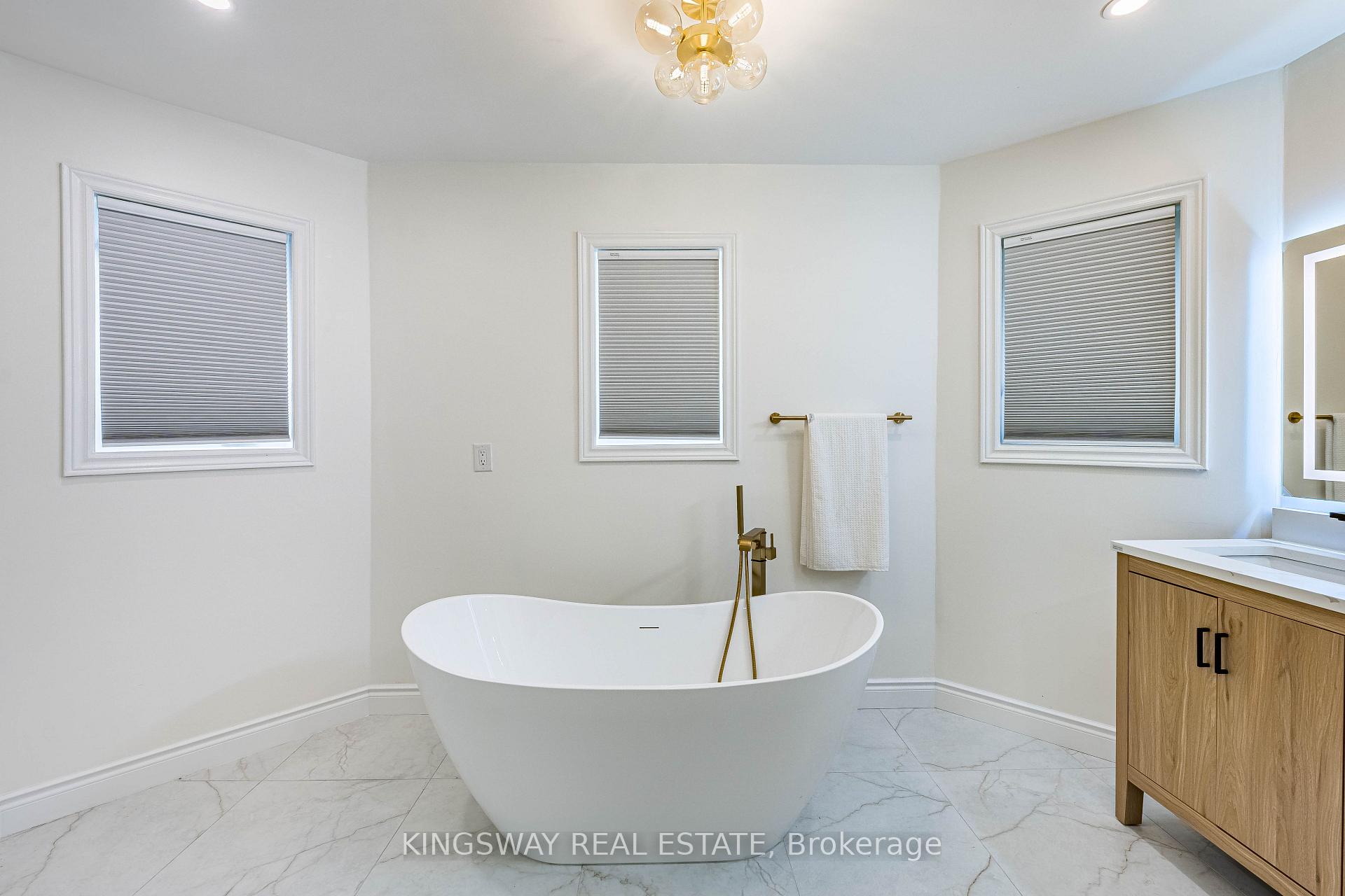 Photo 24 of 5969 Rayshaw Crescent, Mississauga, Streetsville — HOMEH