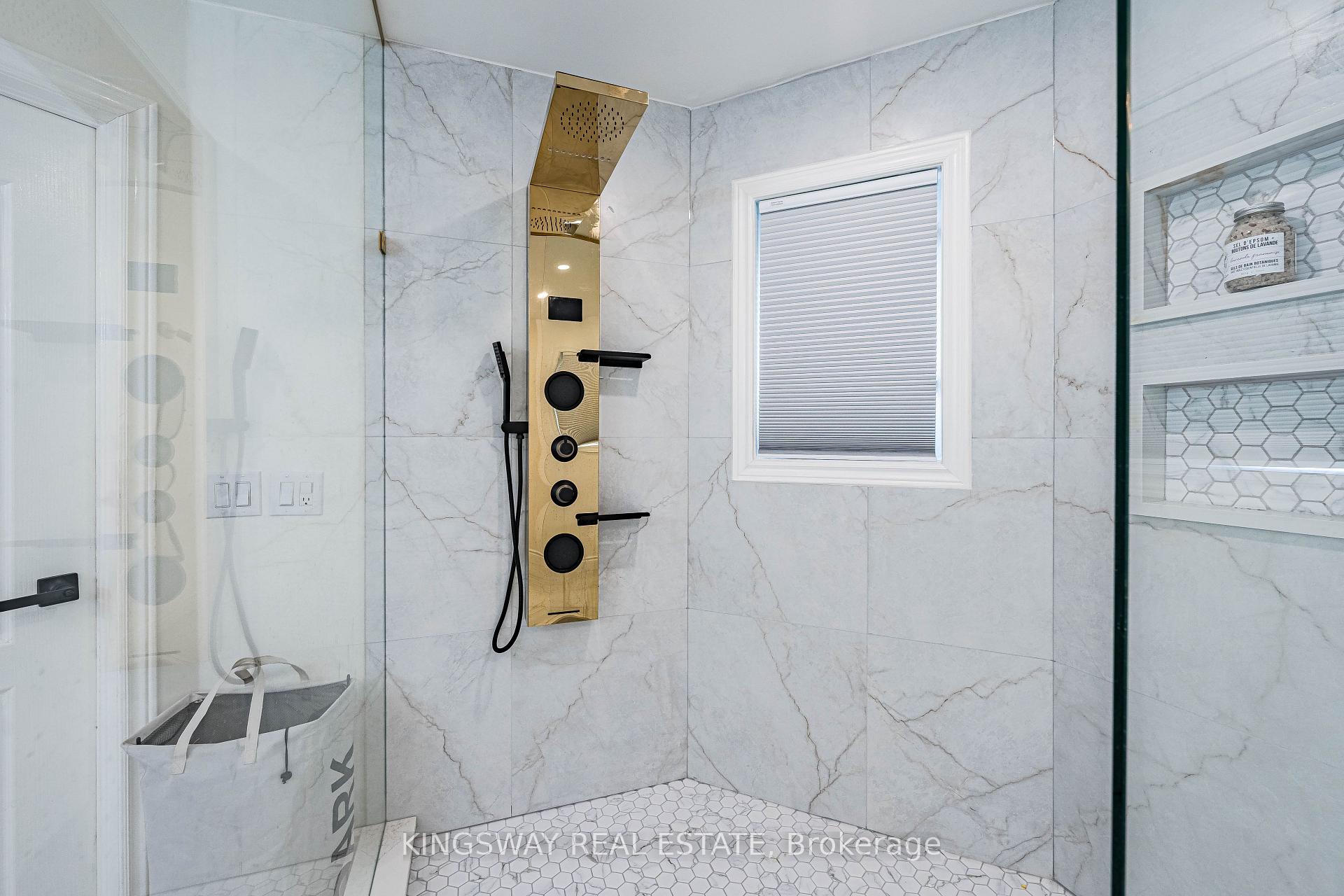 Photo 25 of 5969 Rayshaw Crescent, Mississauga, Streetsville — HOMEH