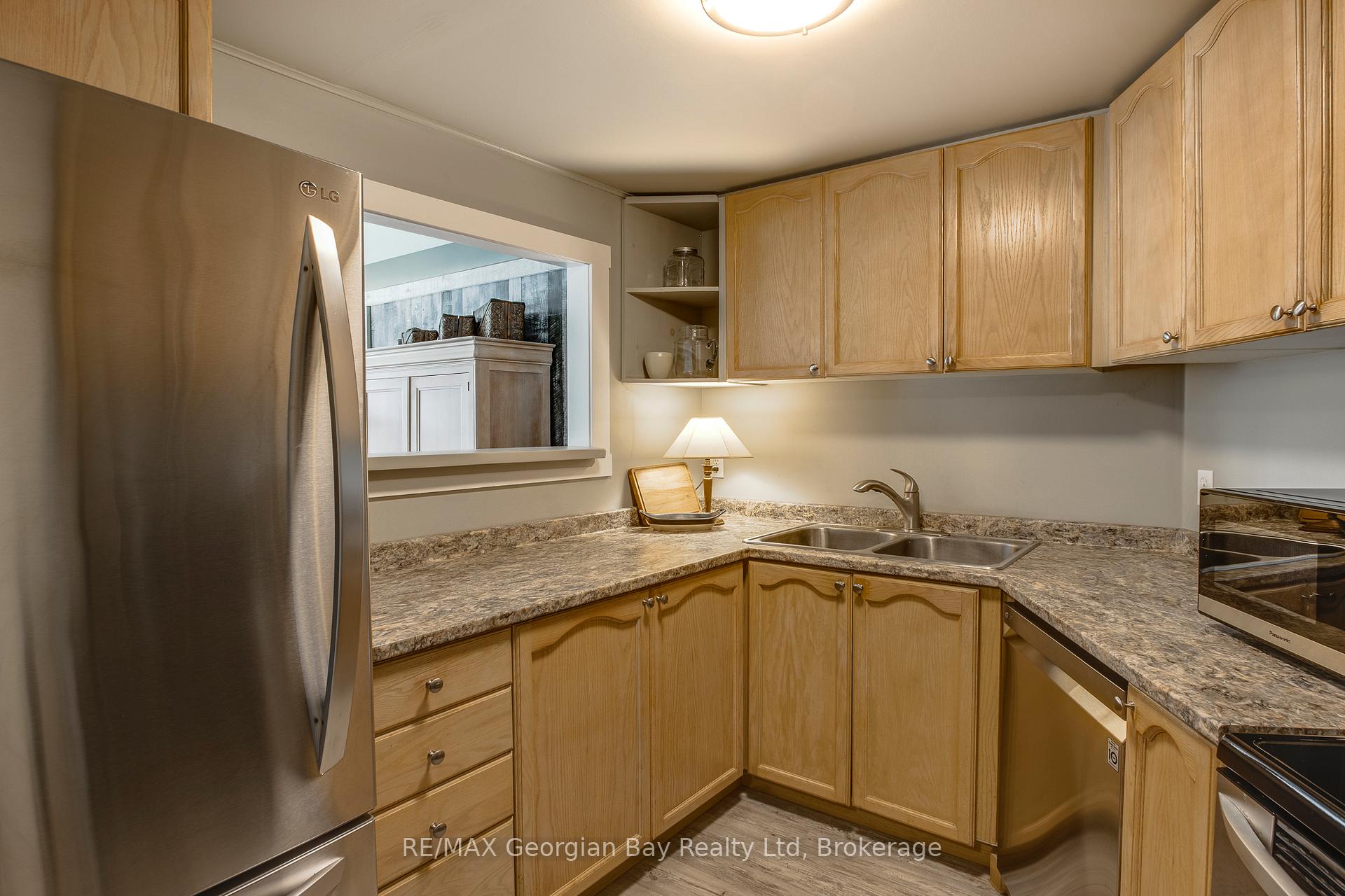 Photo 12 of Unit 102, 11 Beck Boulevard, Penetanguishene — HOMEH