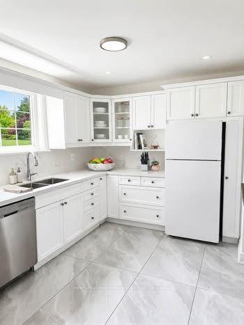 Photo 4 of Unit Main, 240 Parkview Hill Crescent, Toronto, O'Connor-Parkview — HOMEH