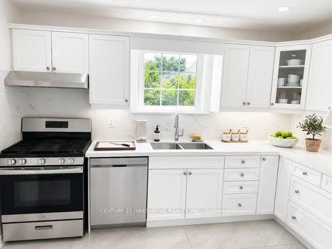 Photo 5 of Unit Main, 240 Parkview Hill Crescent, Toronto, O'Connor-Parkview — HOMEH