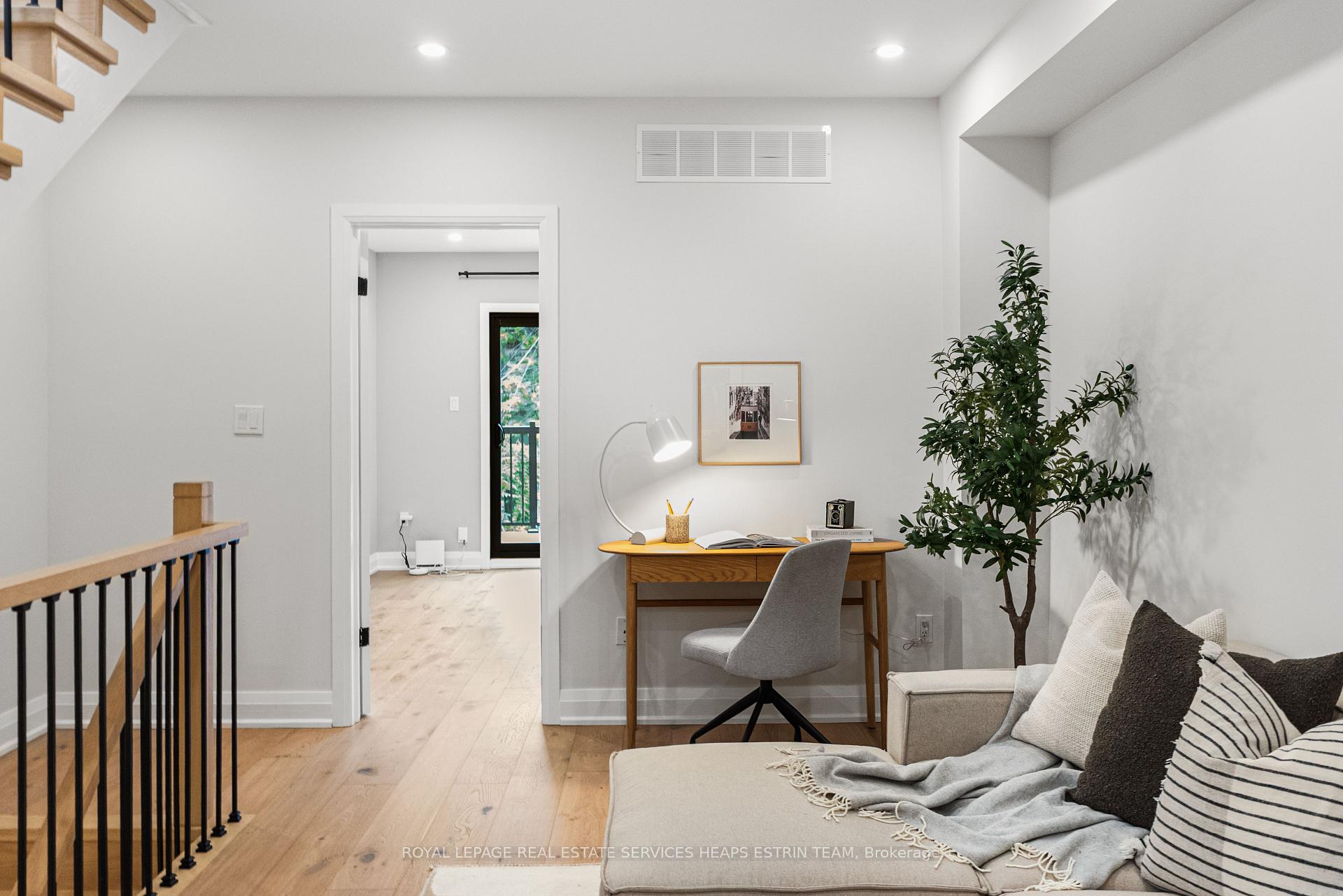 Photo 14 of 247A Lippincott Street, Toronto, University — HOMEH