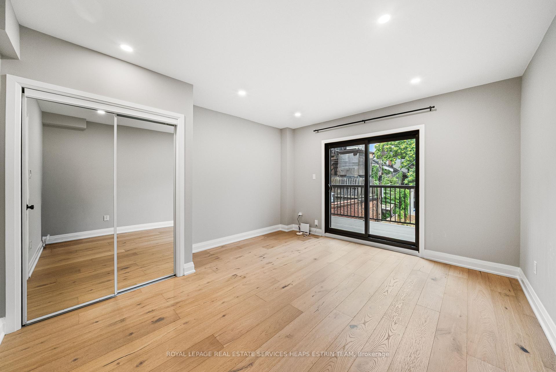 Photo 15 of 247A Lippincott Street, Toronto, University — HOMEH