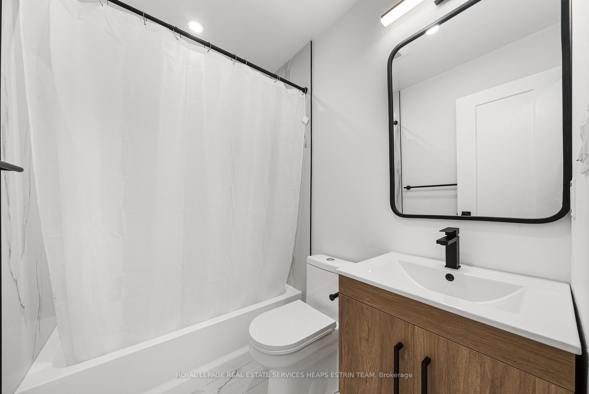 Photo 24 of 247A Lippincott Street, Toronto, University — HOMEH