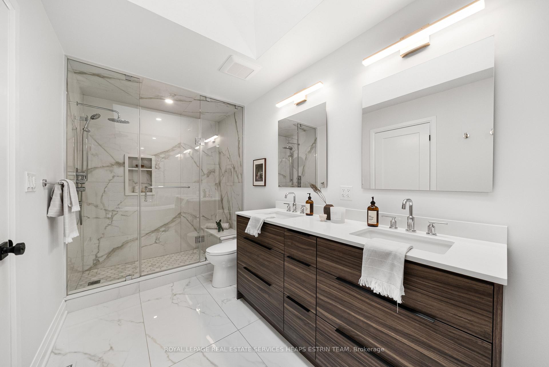 Photo 30 of 247A Lippincott Street, Toronto, University — HOMEH